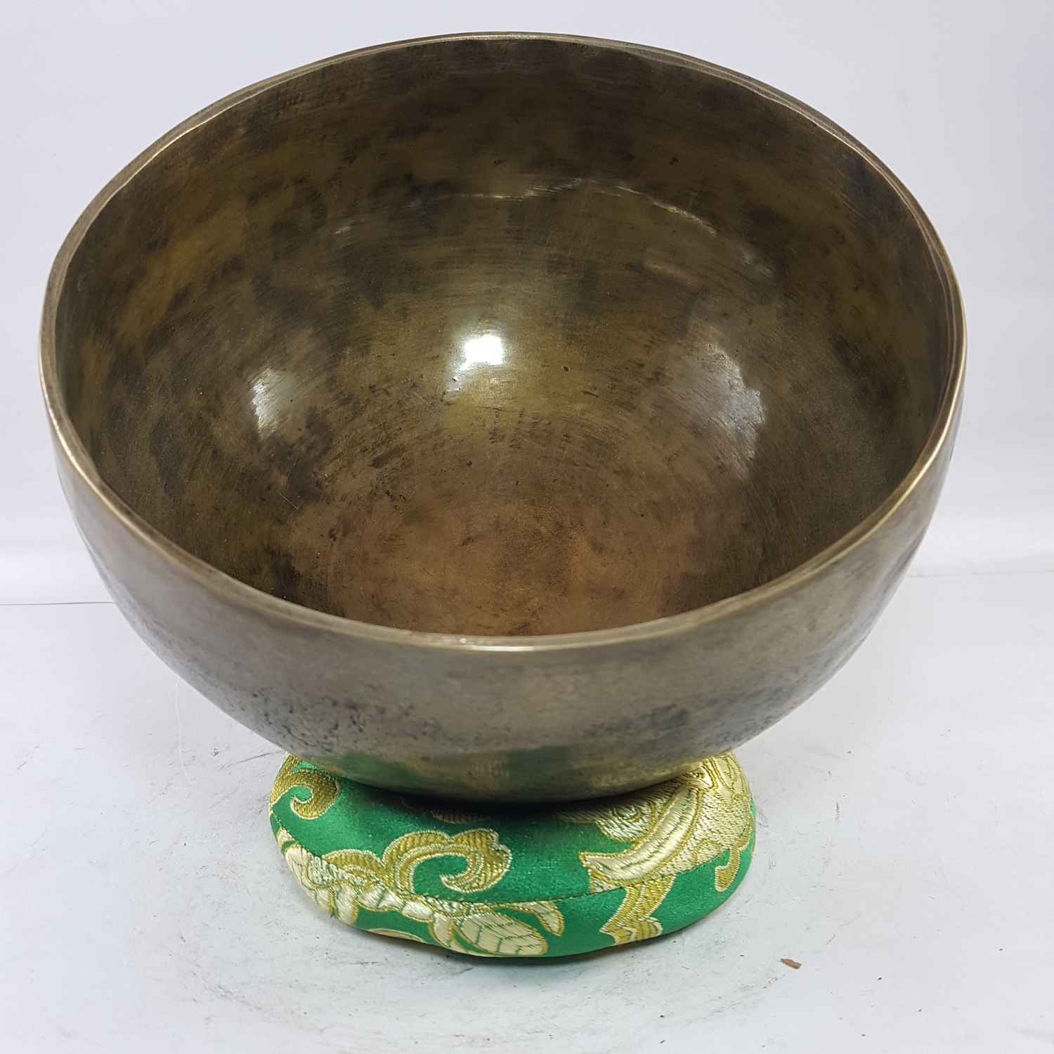 Hand Beaten Bronze Singing Bowl Antique Finishing