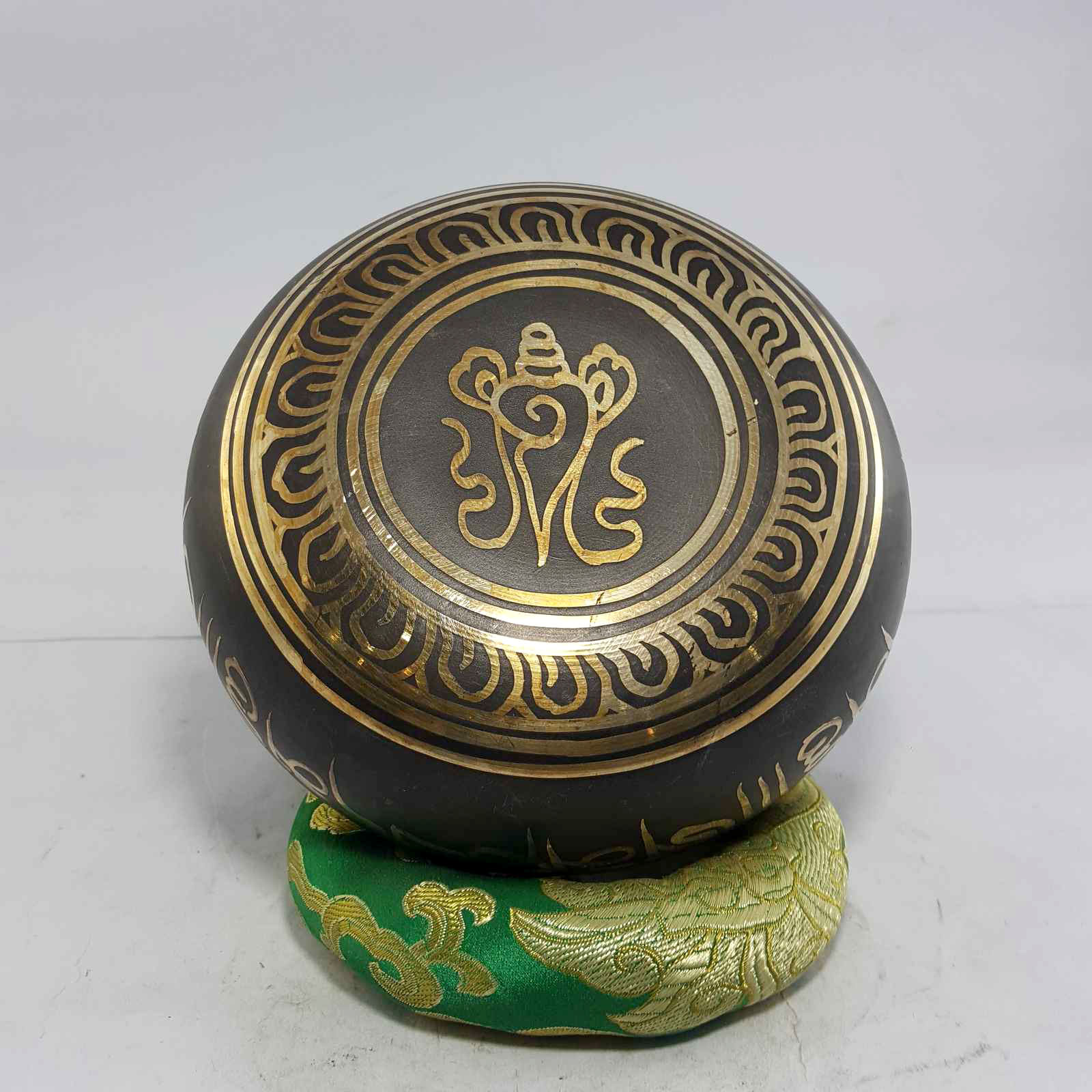 Pancha Buddha Embossed Singing Bowls <span Style=