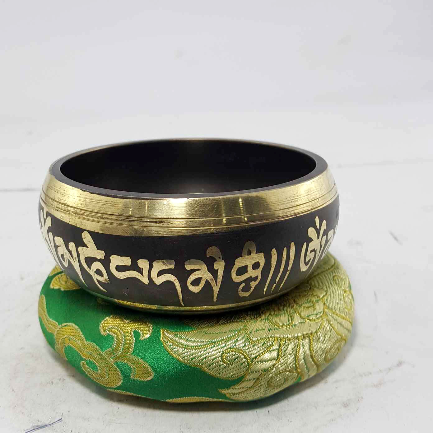 Double Dorje Embossed Singing Bowls <span Style=