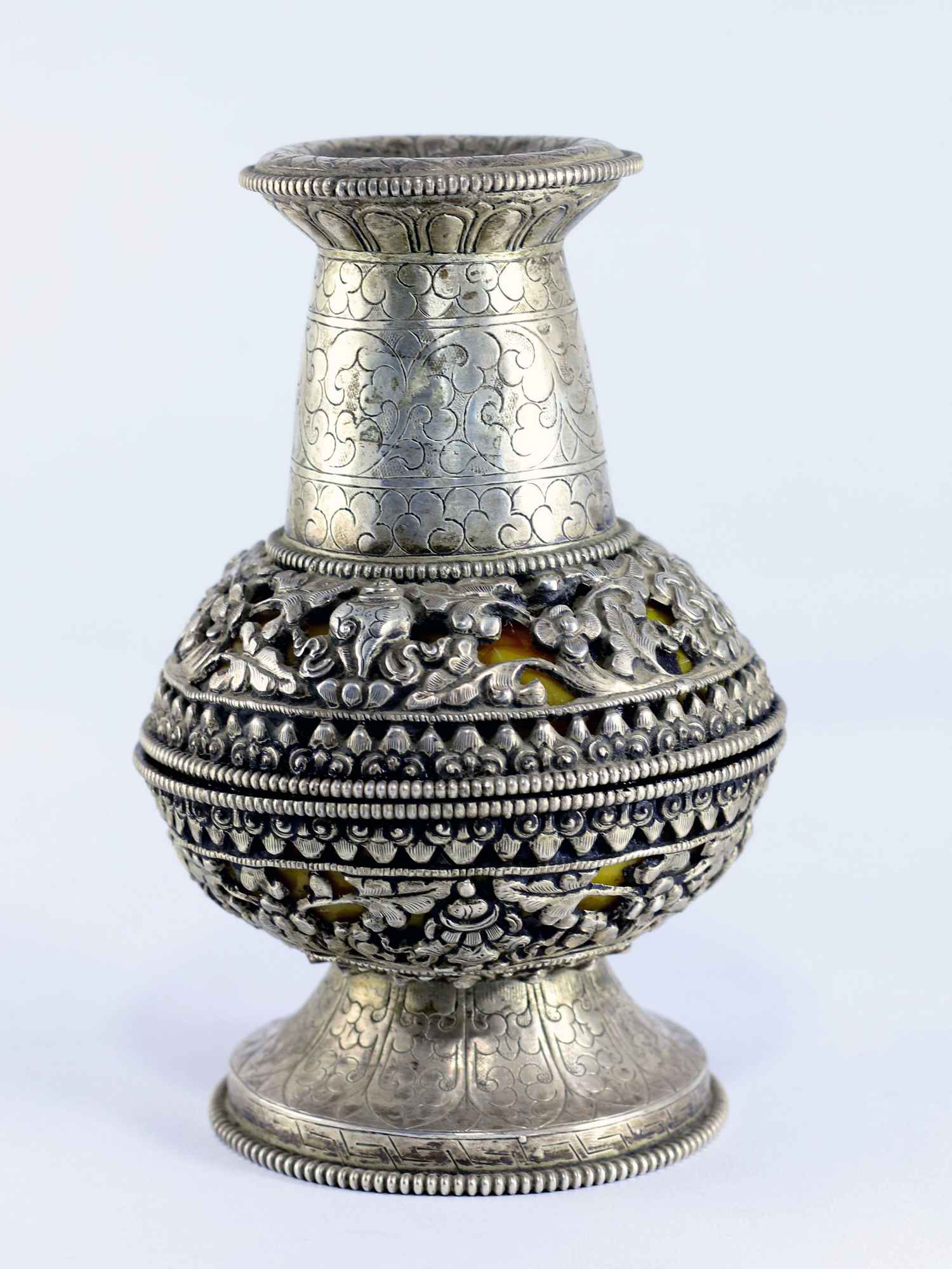 Silver Tibetan Flower Vase : Vase Over Imitation Amber Vol 2