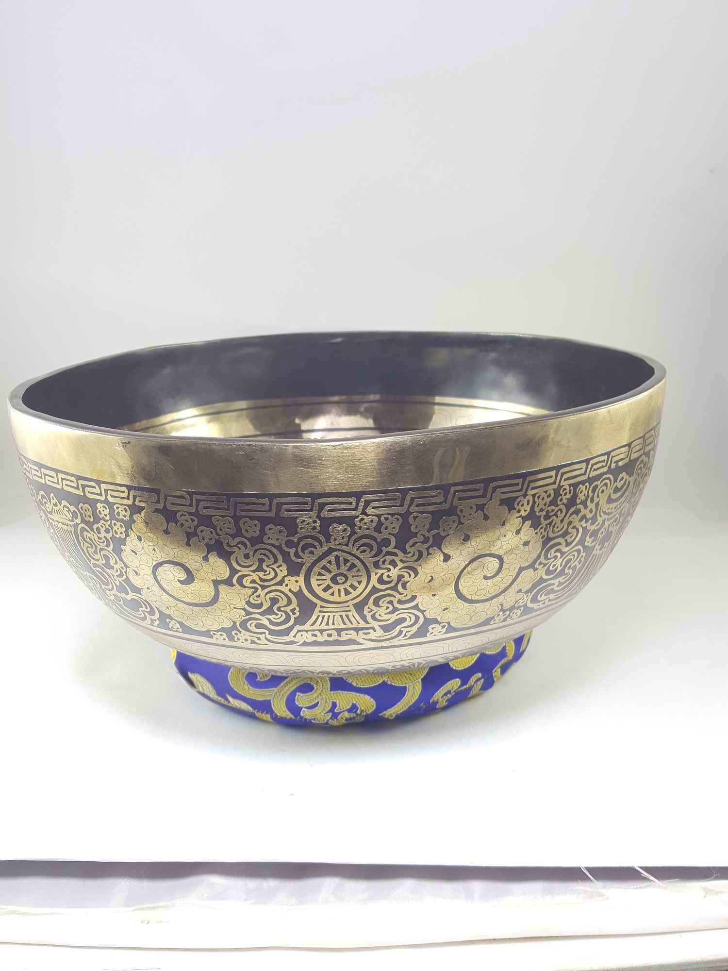 Third Eye Chakra Handmade Bronze Singing Bowl <span Style=