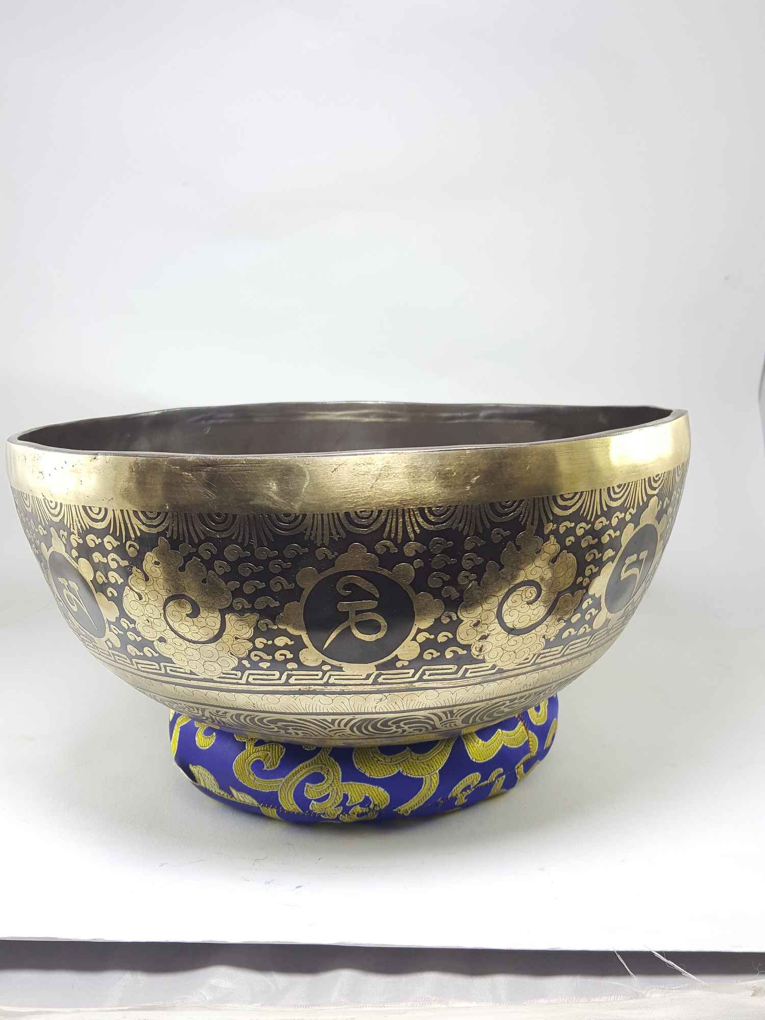 Crown Chakra Handmade Bronze Singing Bowl <span Style=