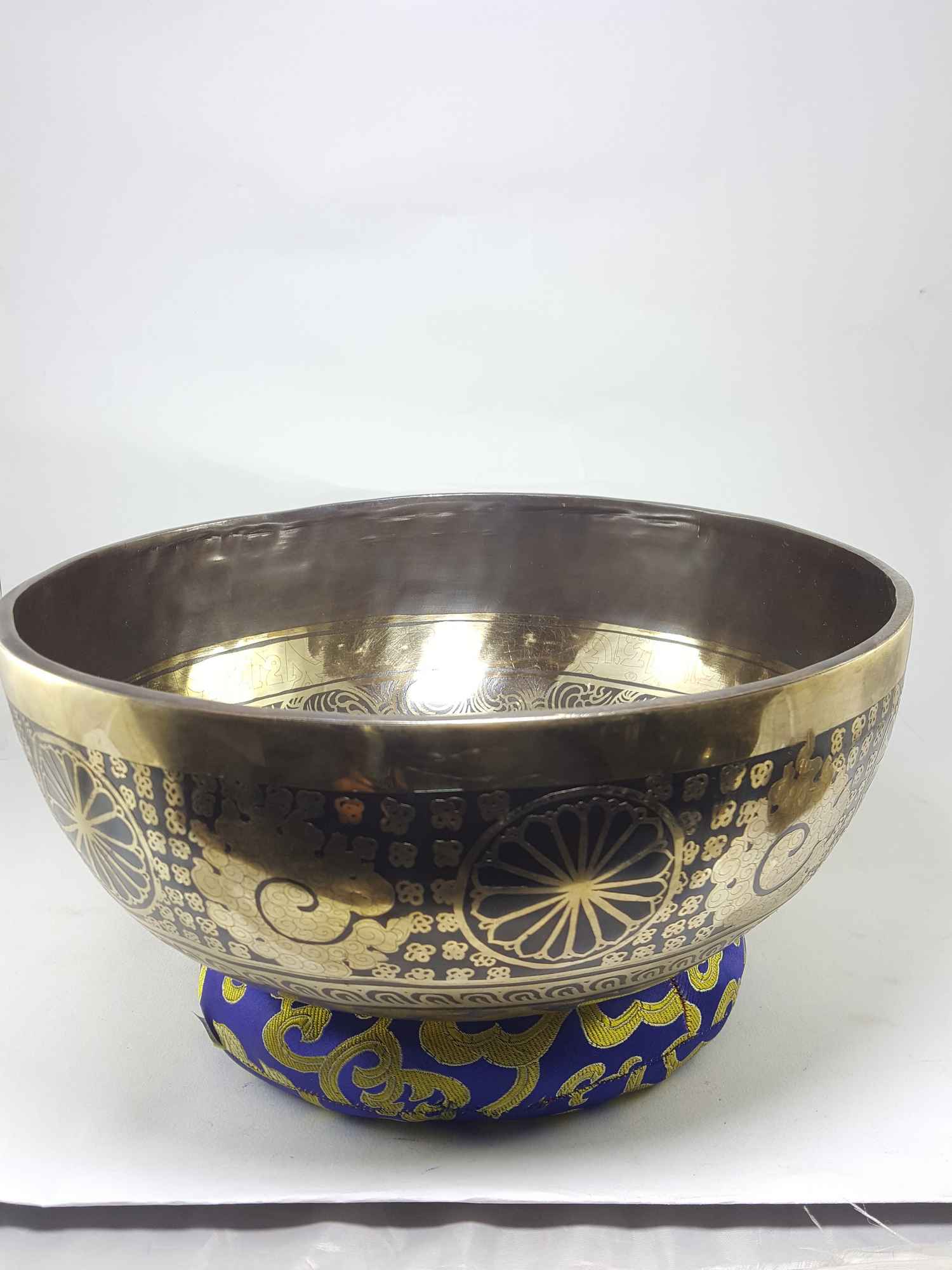 Handmade Beaten Therapy Bowl <span Style=