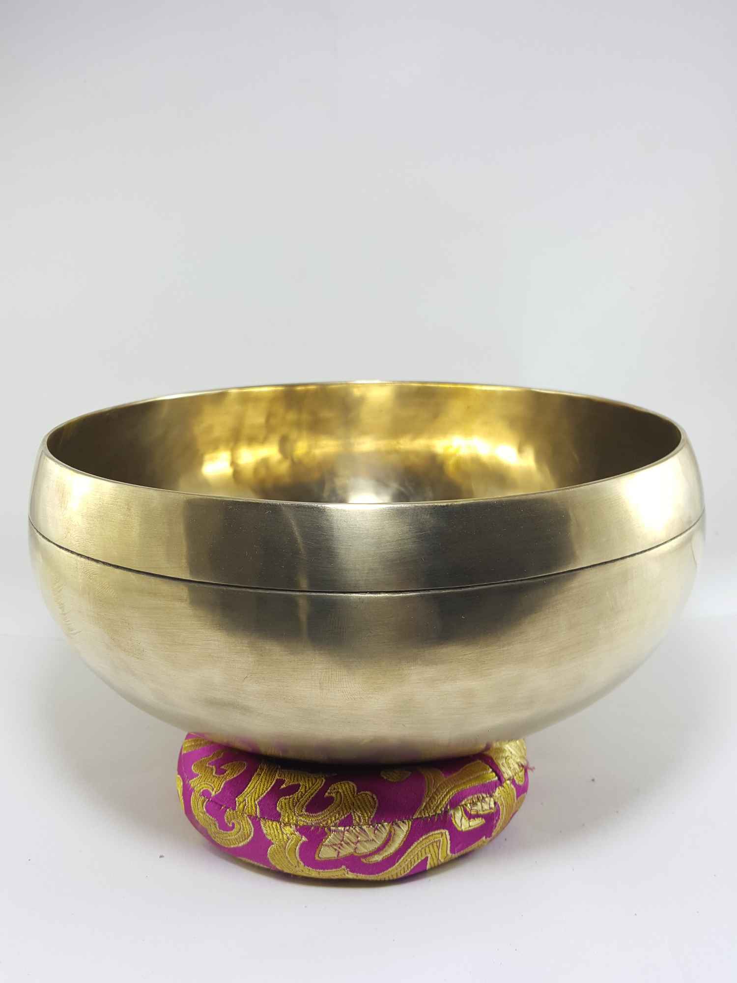 High Quality Peter Hess Singing Bowls, Hand Hammered Clean Finishing <span Style=