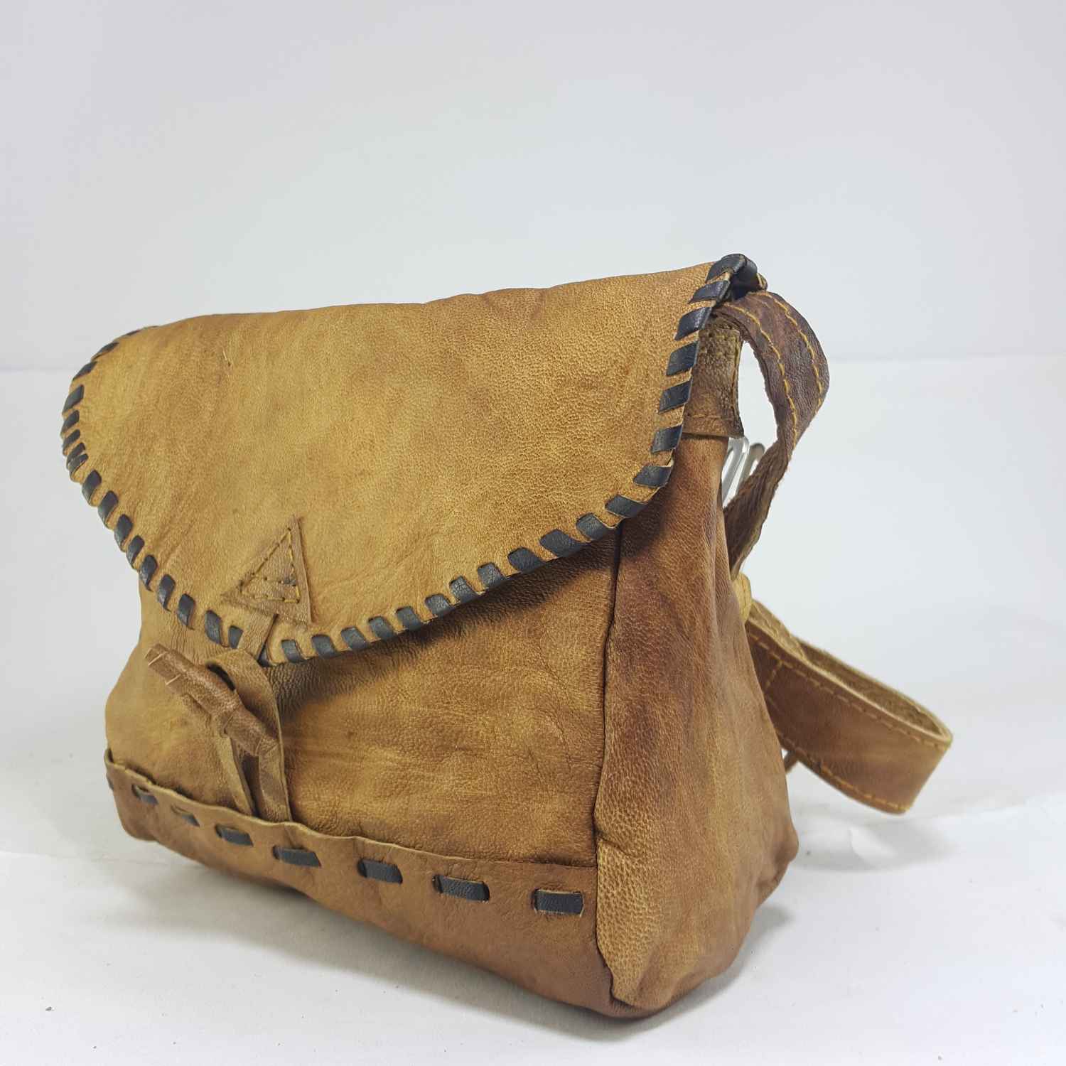 Himalayan Yak Leather Shoulder Bag leather Button Lock