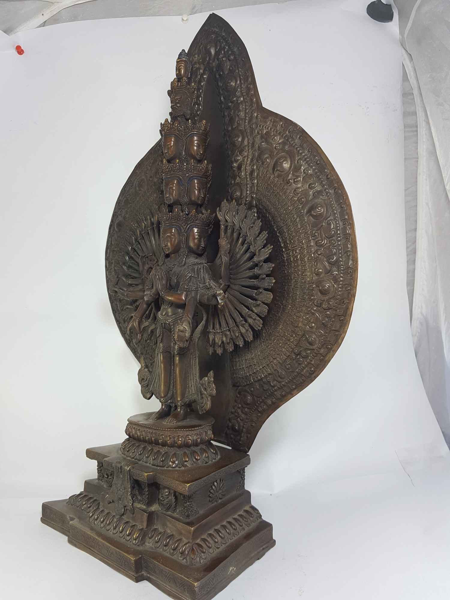 Sahasrabhuja Avalokitesvara Tibetan Statue <span Style=