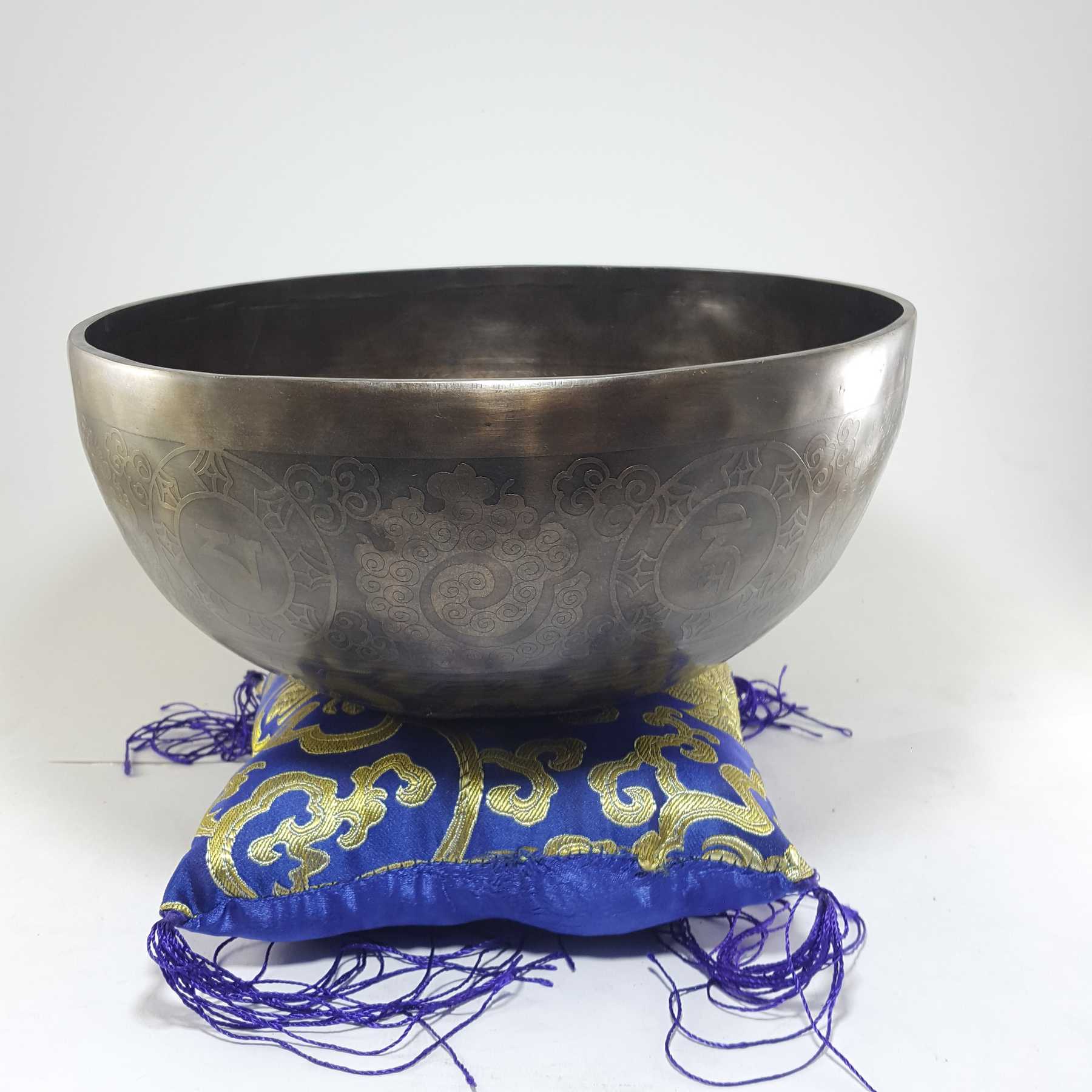 Handmade Beaten Therapy Bowl <span Style=