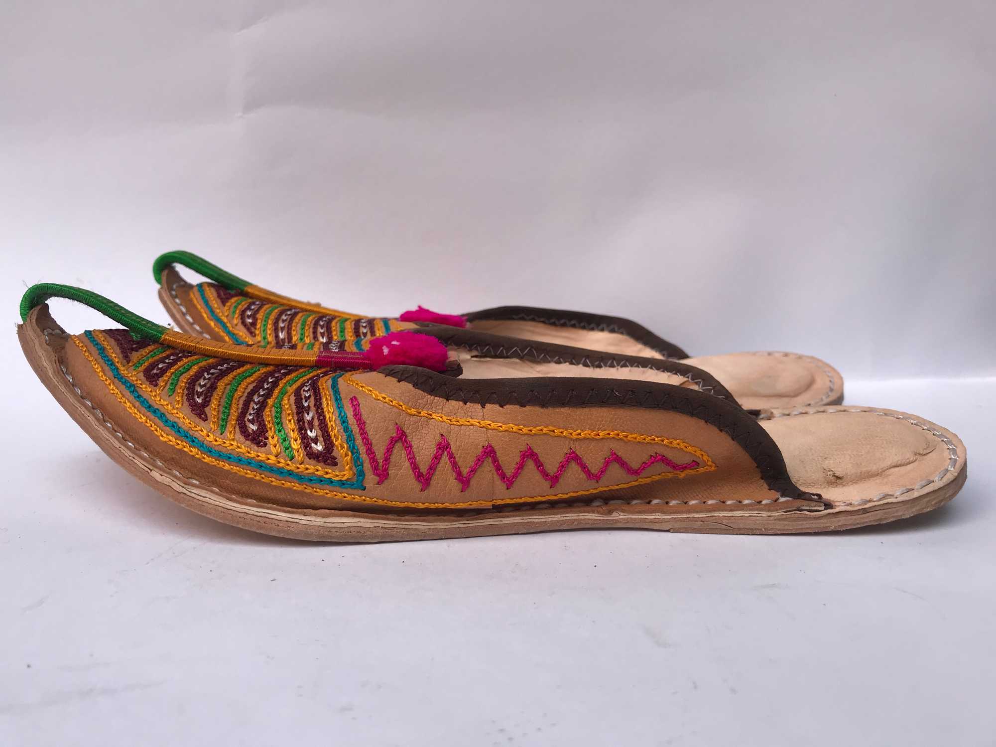 Nepali Handmade Aladdin Sandals, With Leather And Bead Design