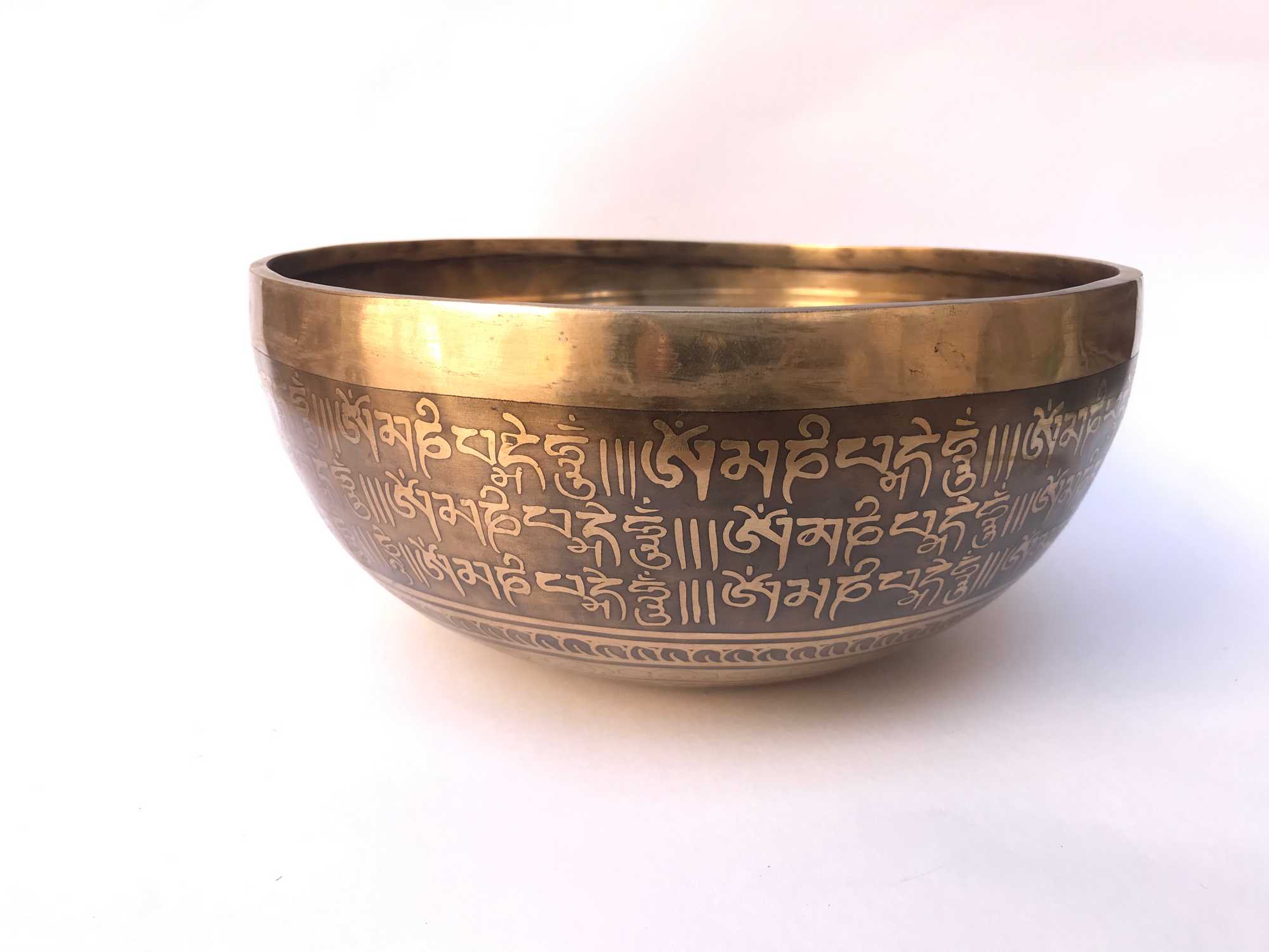 Hand Beaten Bronze Singing Bowl <span Style=