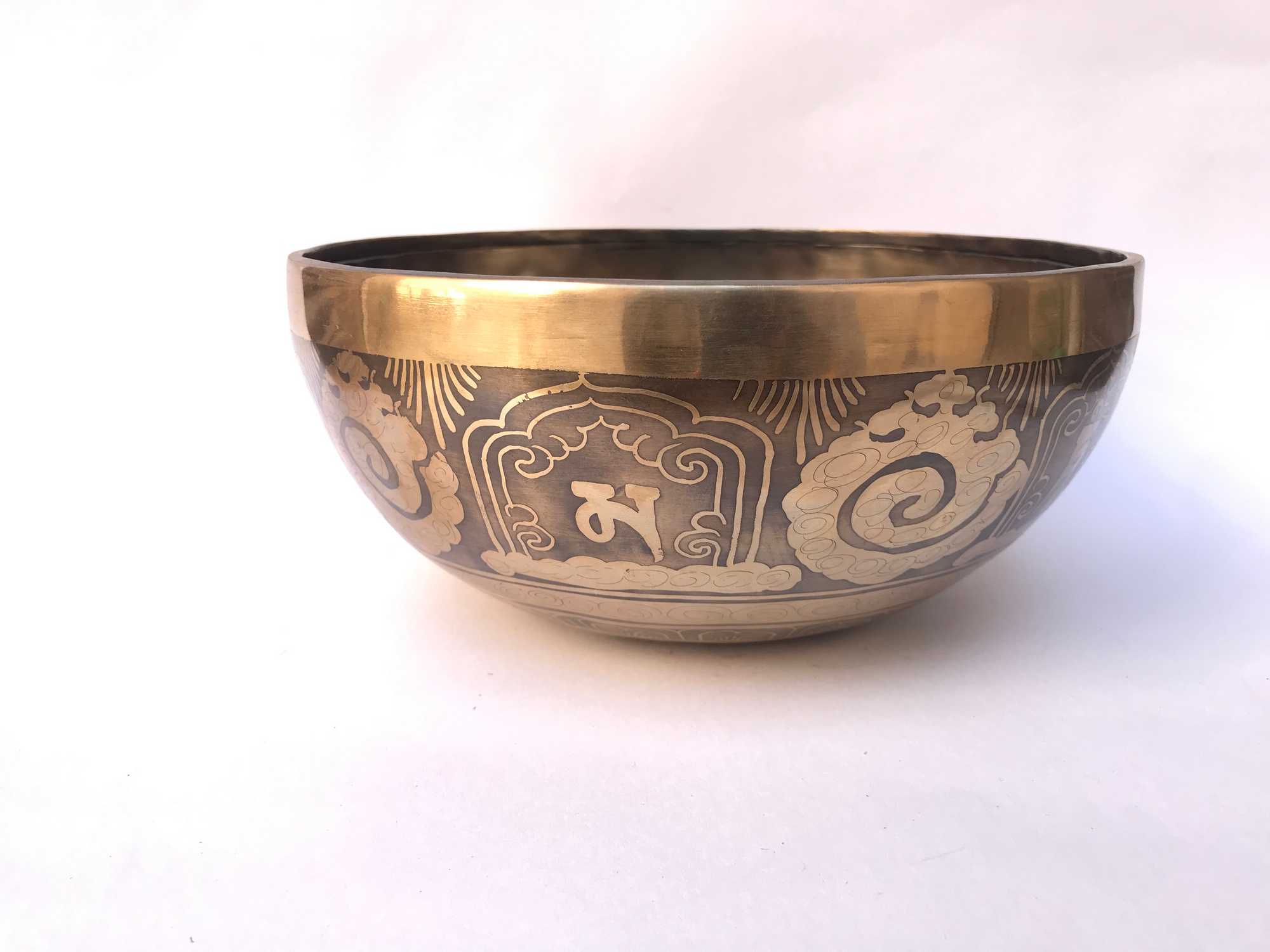 Hand Beaten Bronze Singing Bowl <span Style=