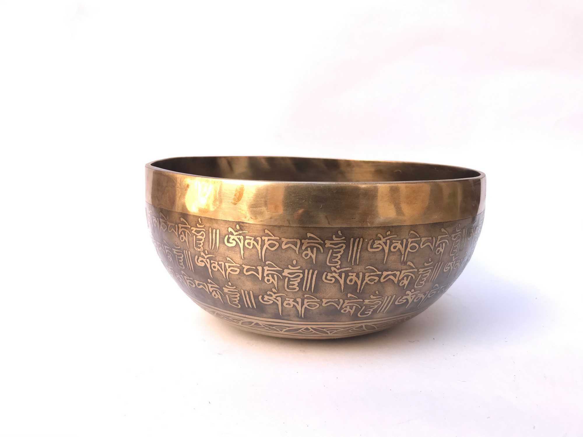 Hand Beaten Bronze Singing Bowl <span Style=