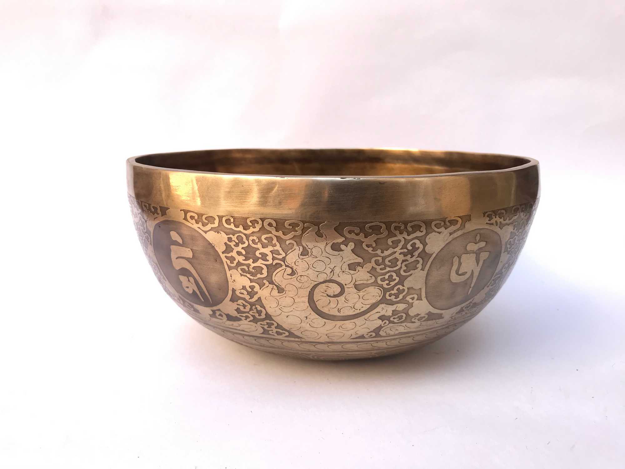 Hand Beaten Bronze Singing Bowl <span Style=