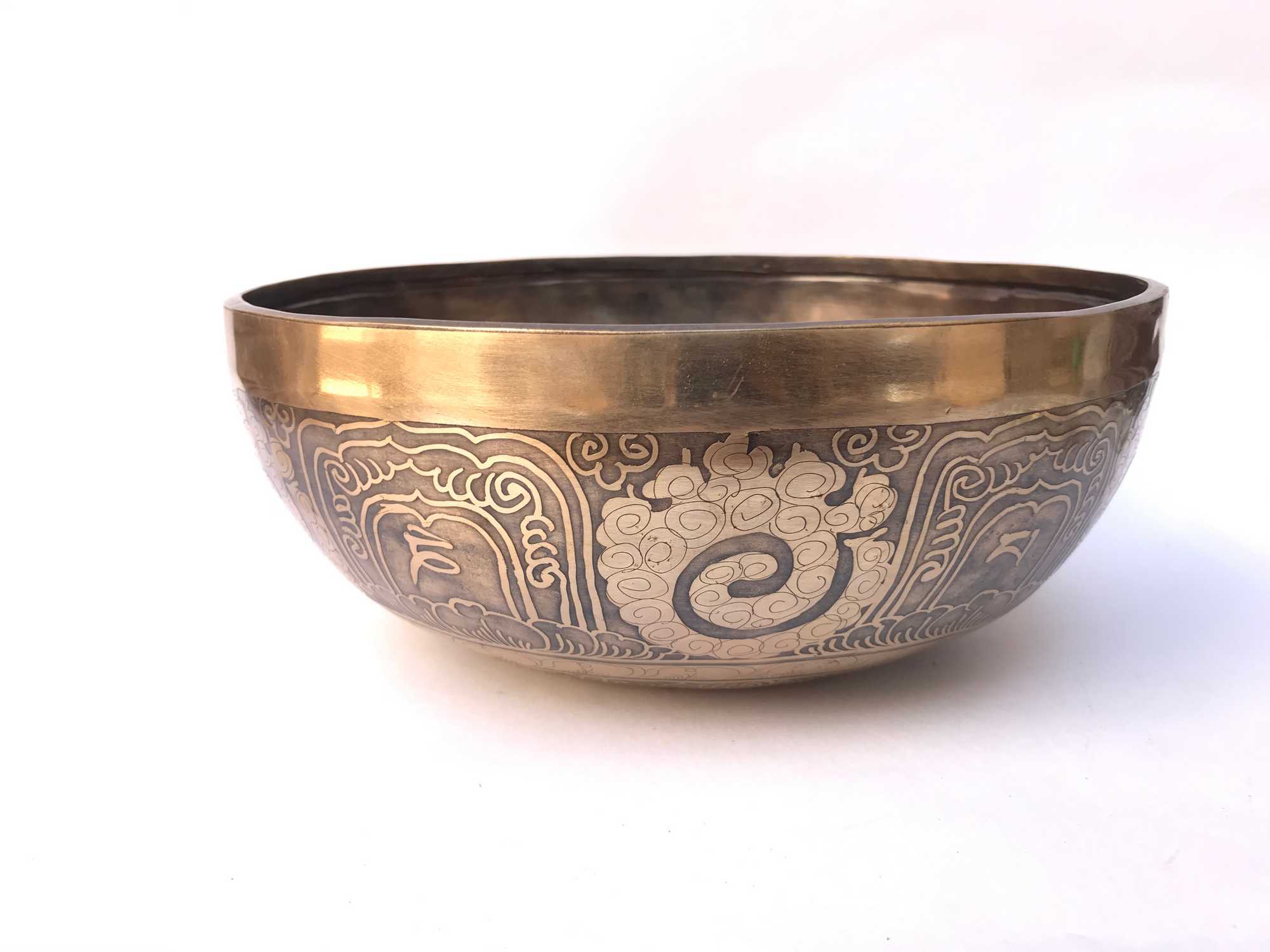 Handbeaten Bronze Singing Bowl <span Style=