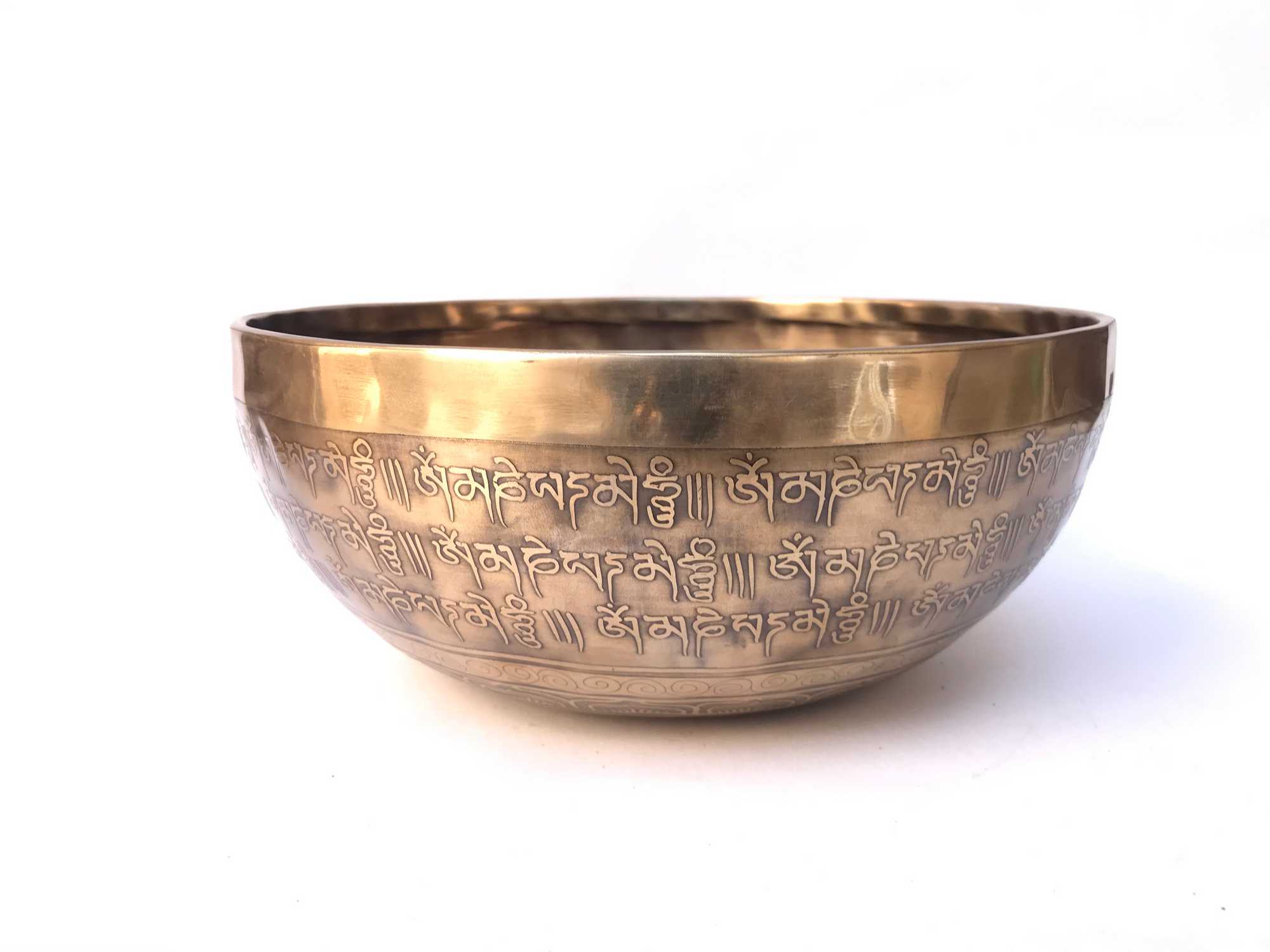 Handbeaten Bronze Singing Bowl <span Style=