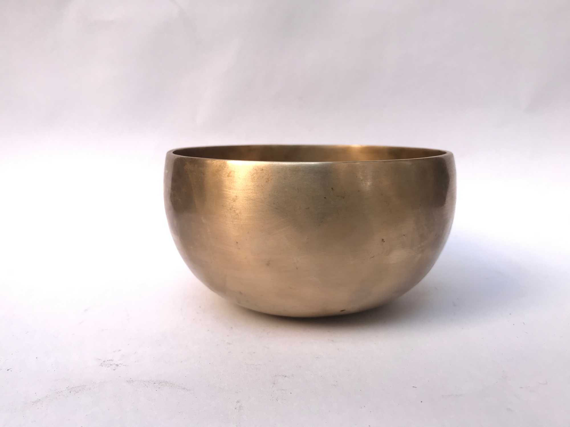 Hand Beaten Bronze Singing Bowl Matt Finishing