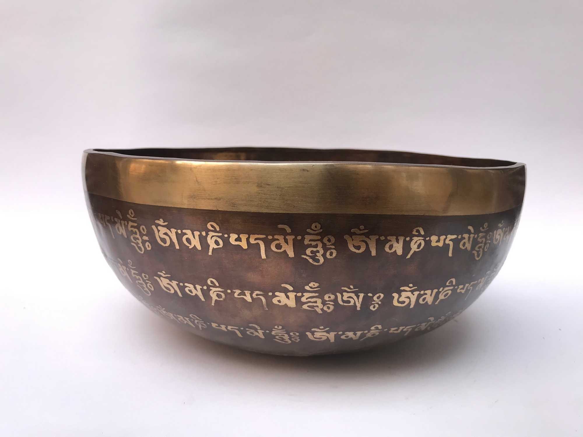 Hand Beaten Bronze Singing Bowl <span Style=