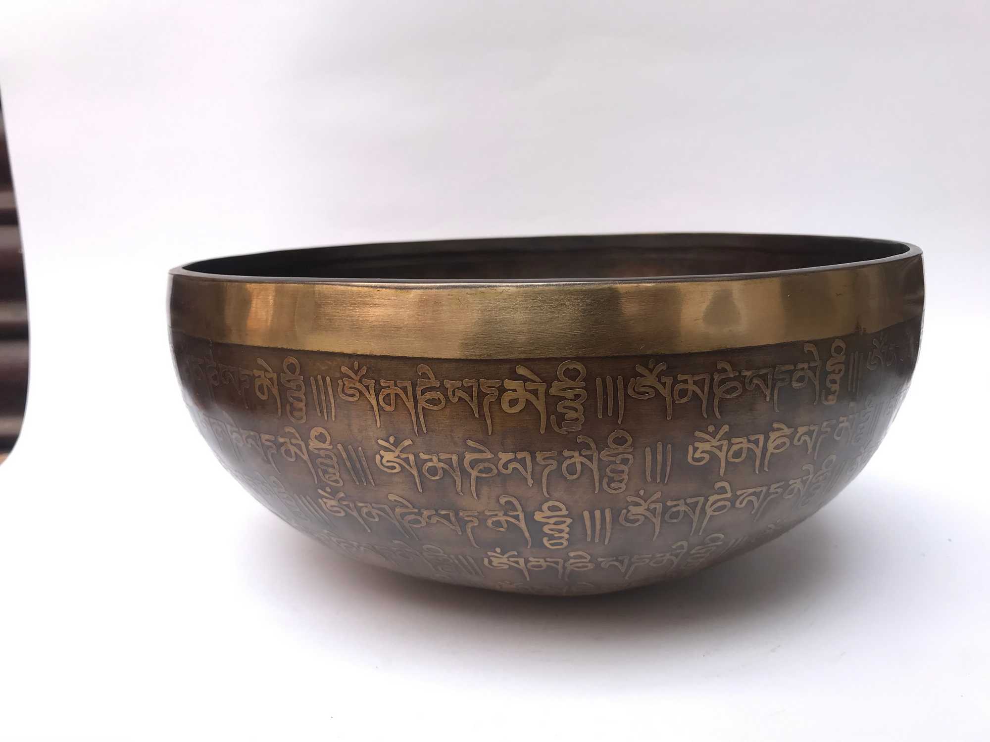 Hand Beaten Bronze Singing Bowl <span Style=