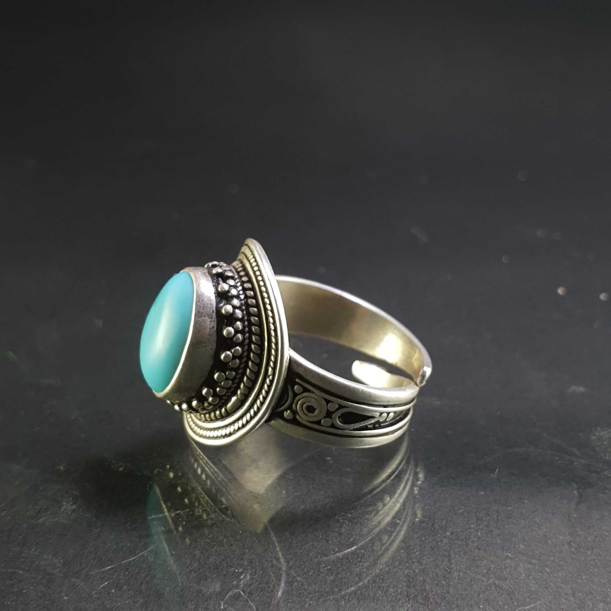 Turquoise Silver Ring <span Style=