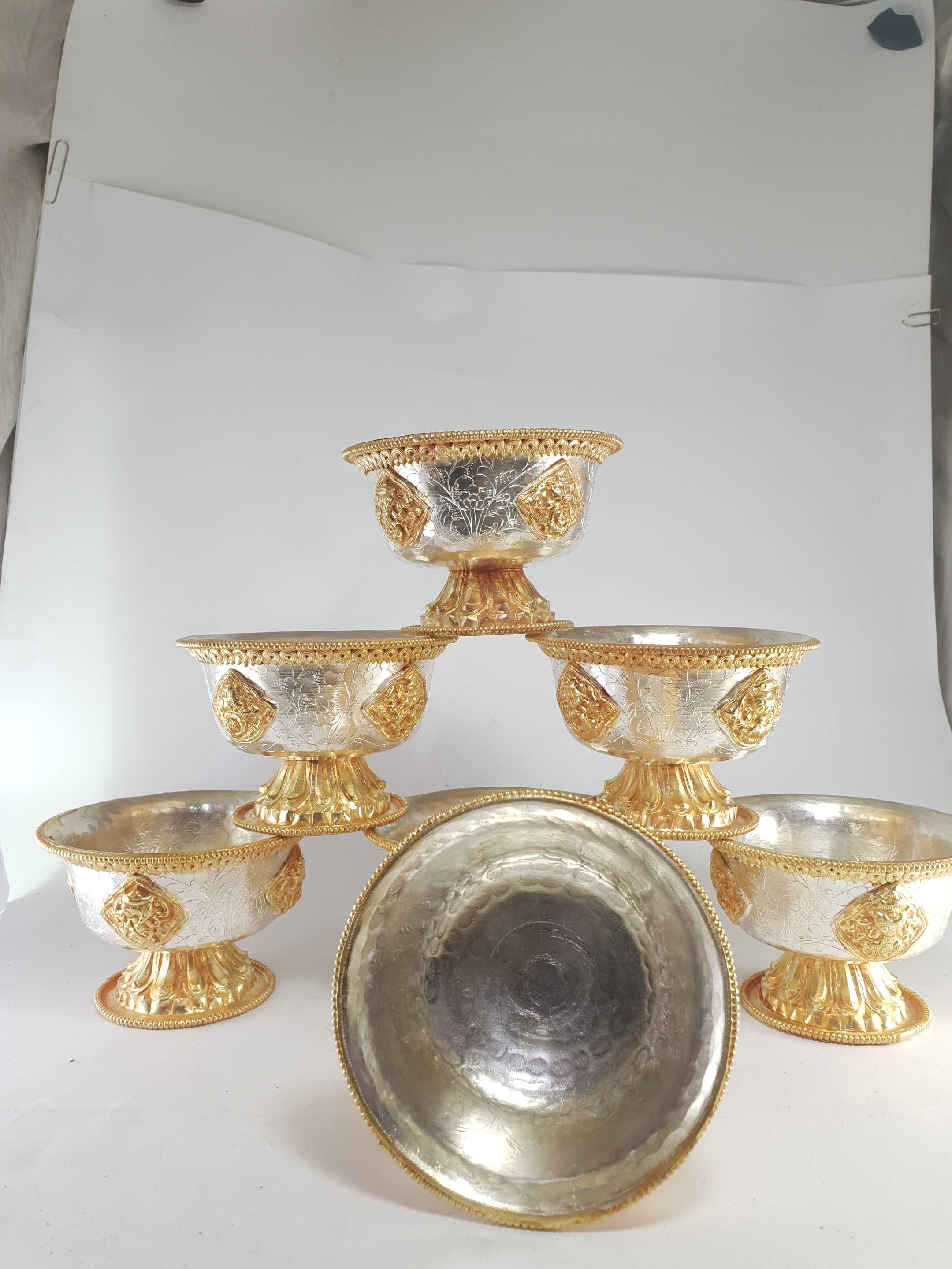 large Copper Offering Bowl With Stand And Hand Carving 7 Pcs Set, gold And Silver Plated