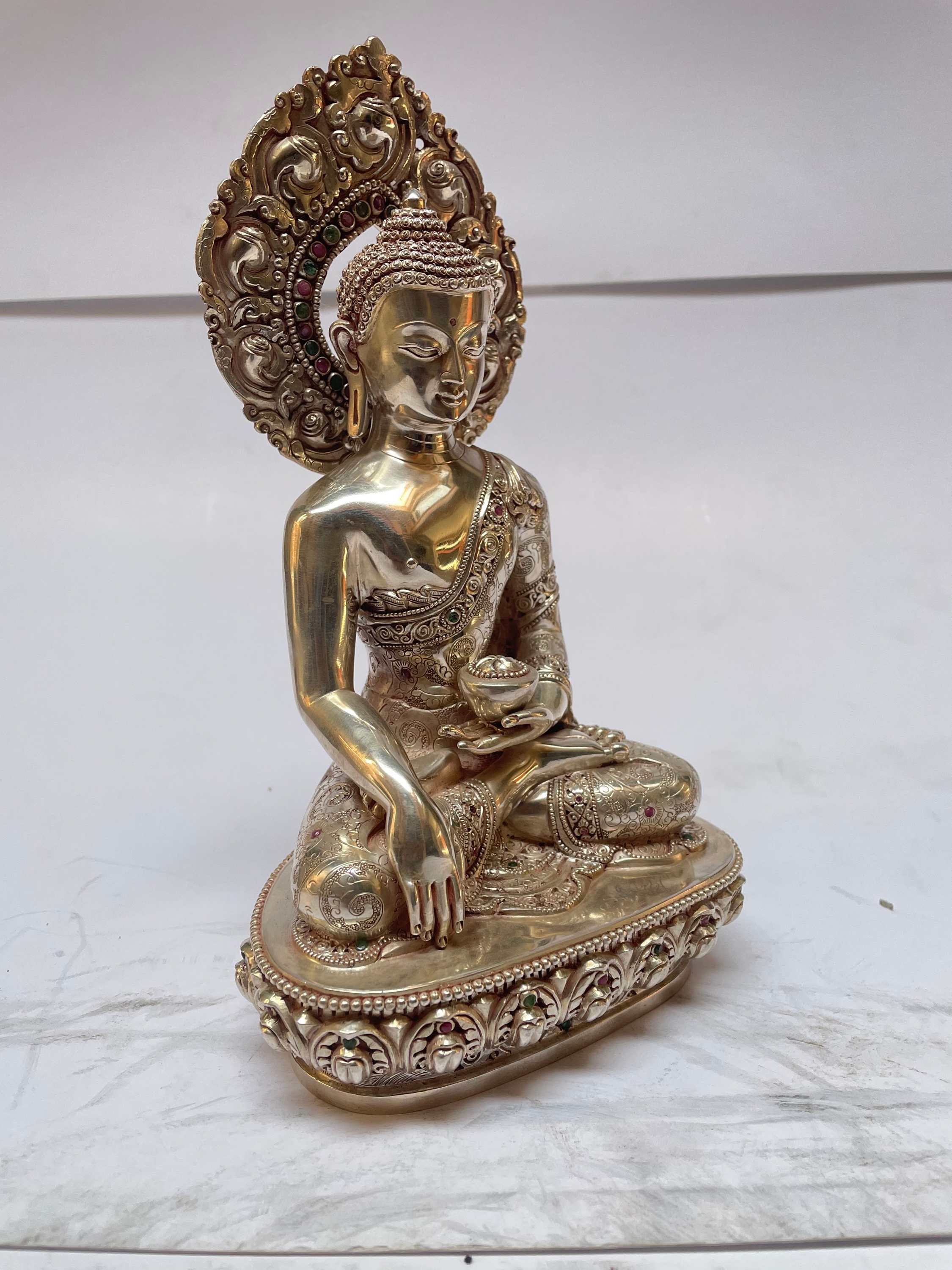 master Quality, Sterling Silver, 1007 Gram Statue Of Shakyamuni Buddha, old Stock