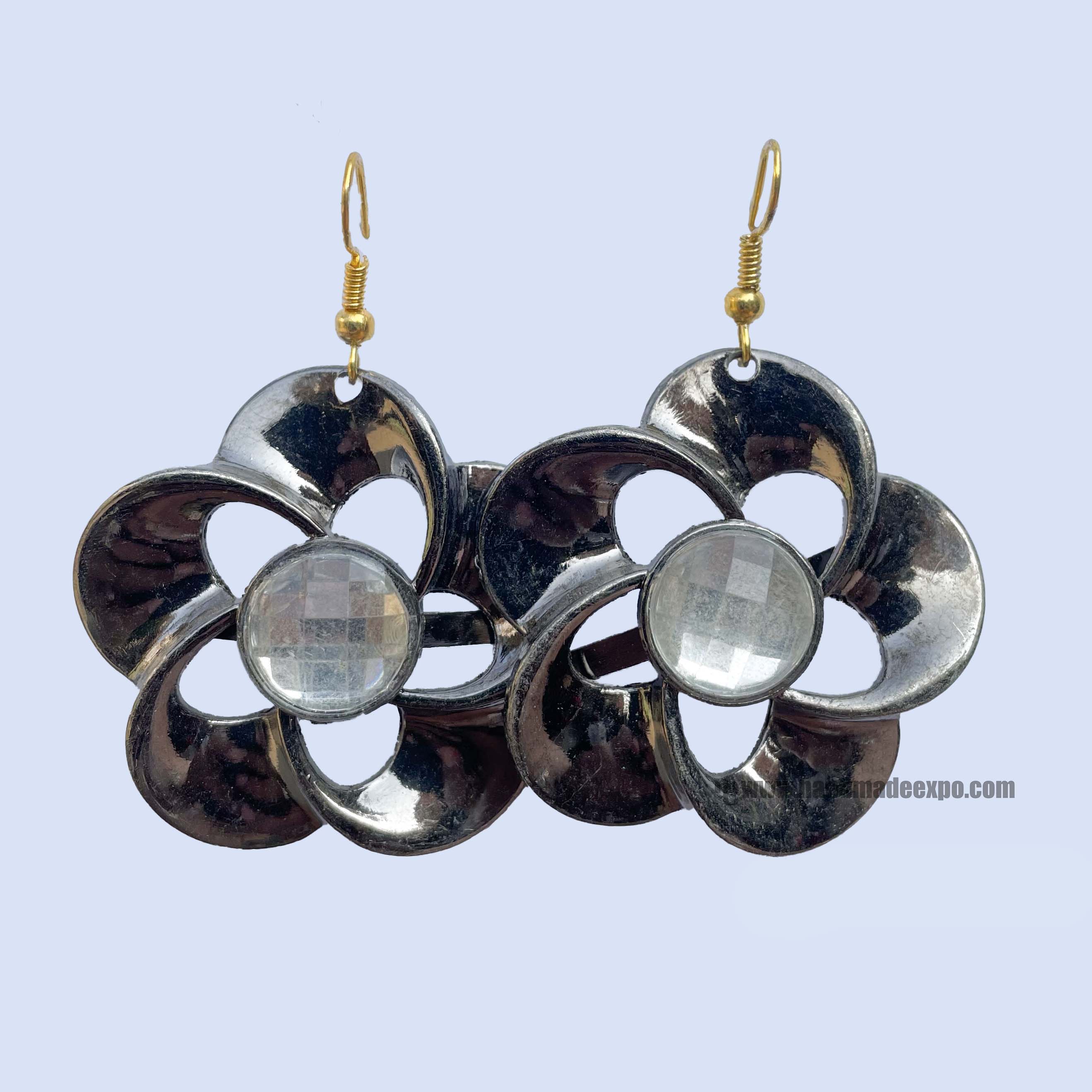 Metal Earring flower Design, With Stone