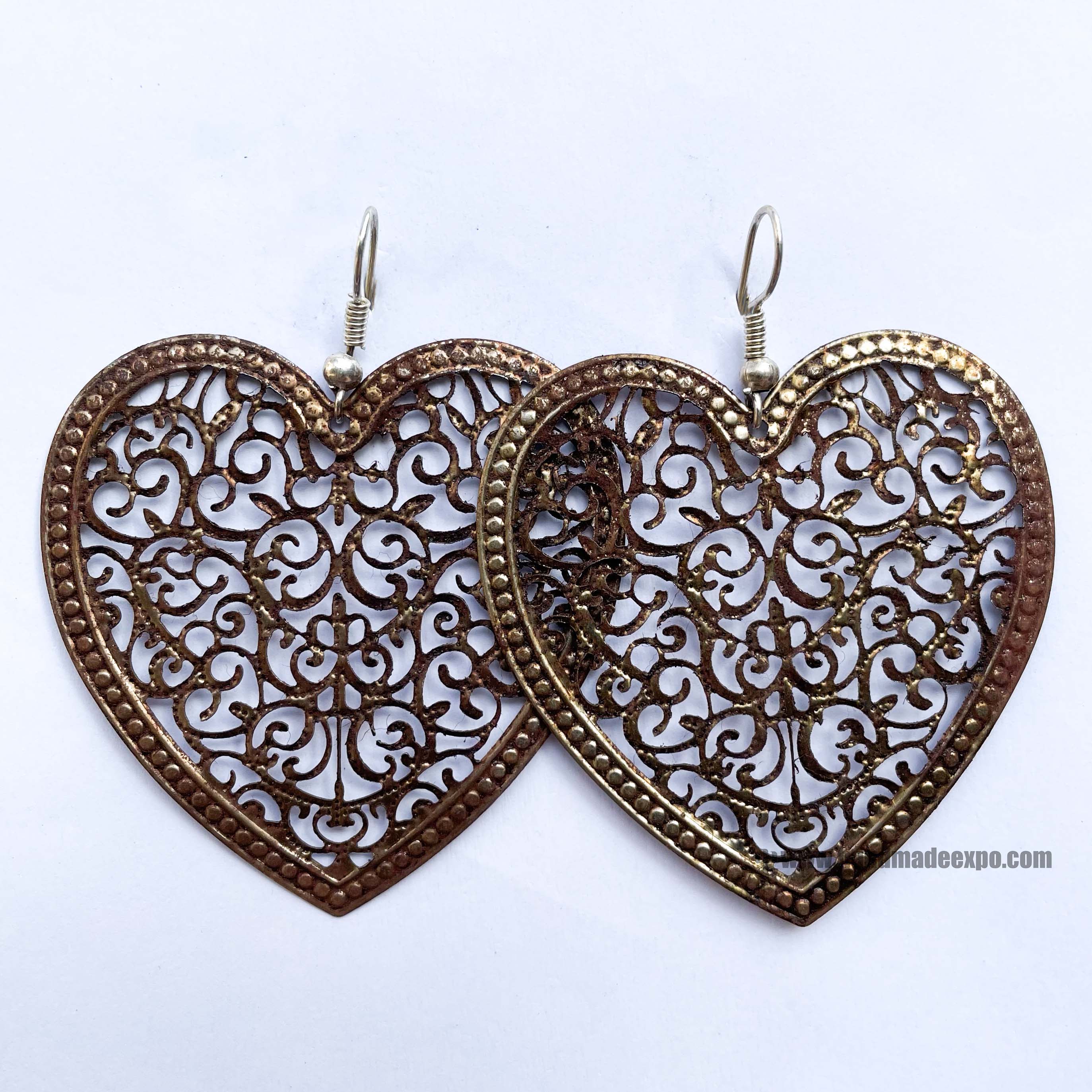 Metal Earring heart Design, Gold
