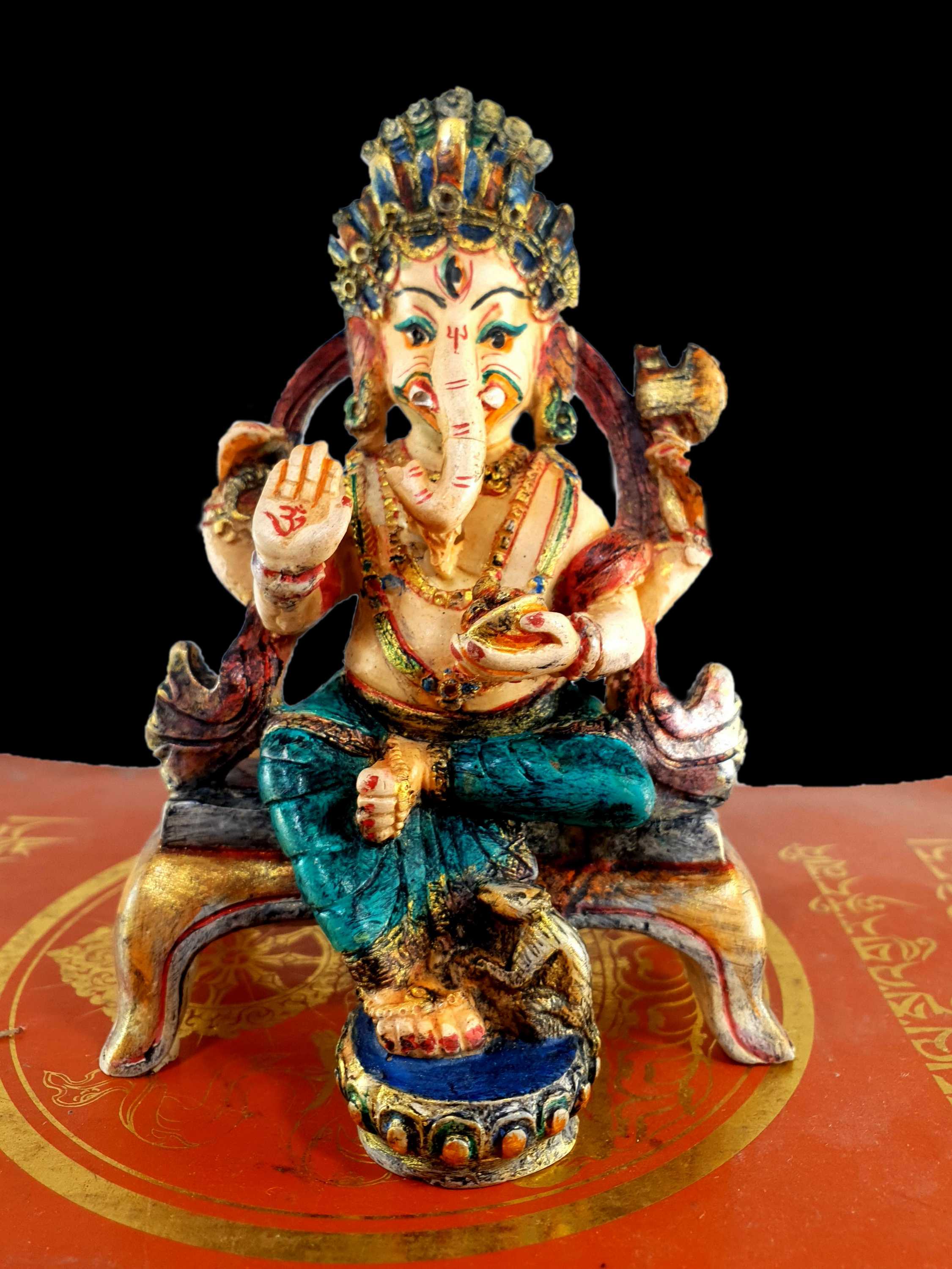 Resin Statue Of Ganesh traditional Color Painted, white And Green