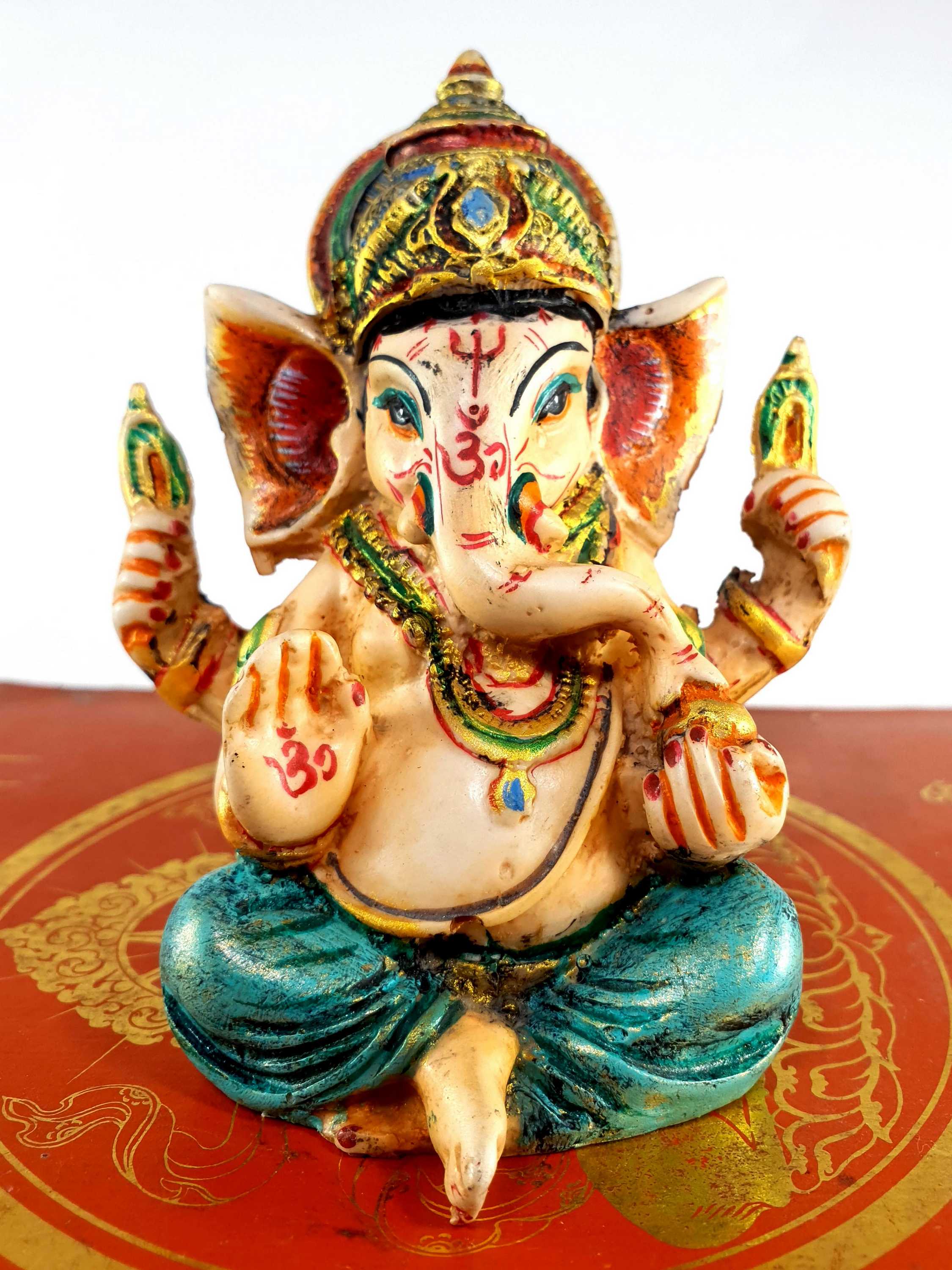 Resin Statue Of Ganesh traditional Color Painted, white Tourquise