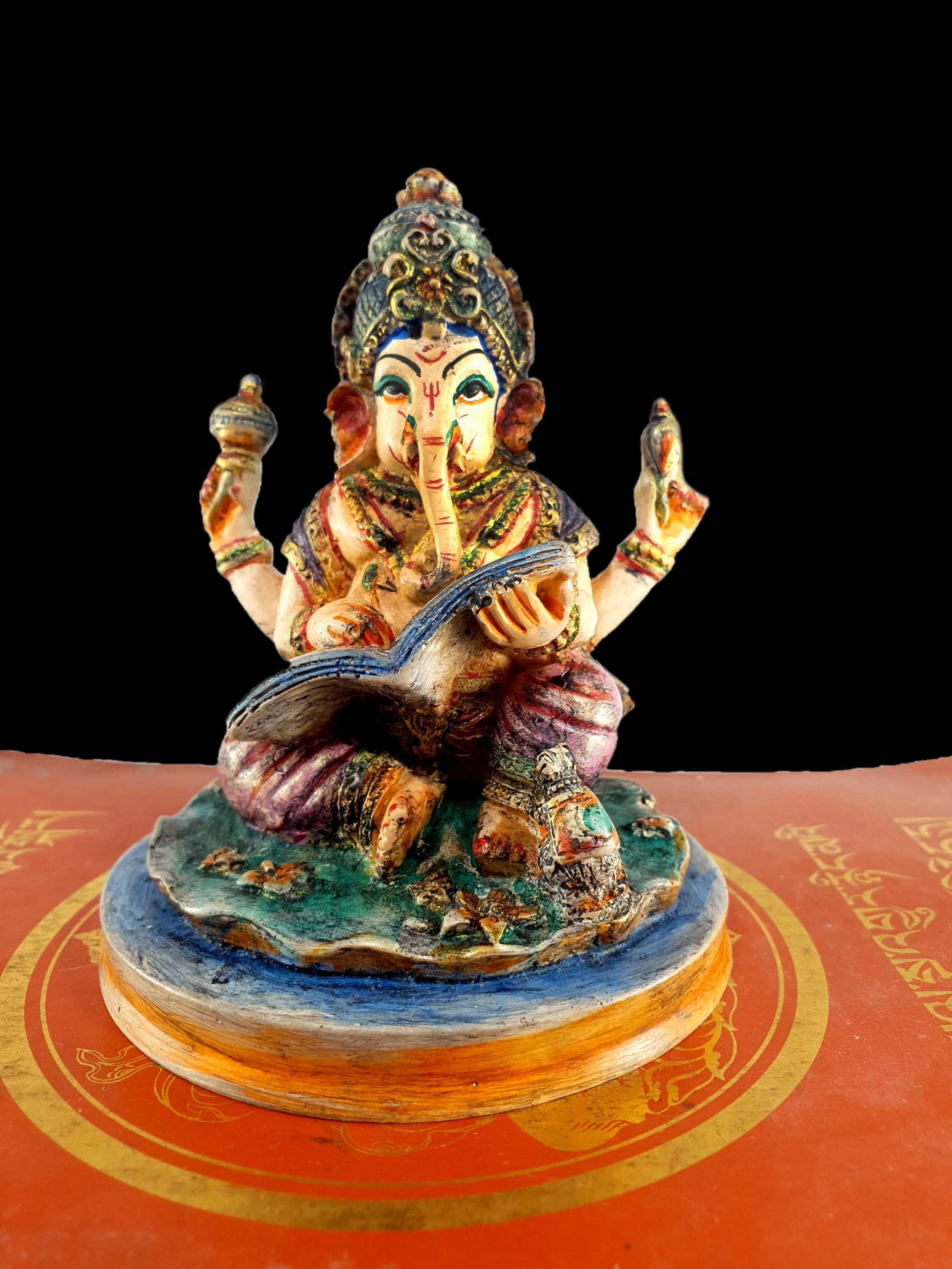 Resin Statue Of Ganesh traditional Color Painted, white Green