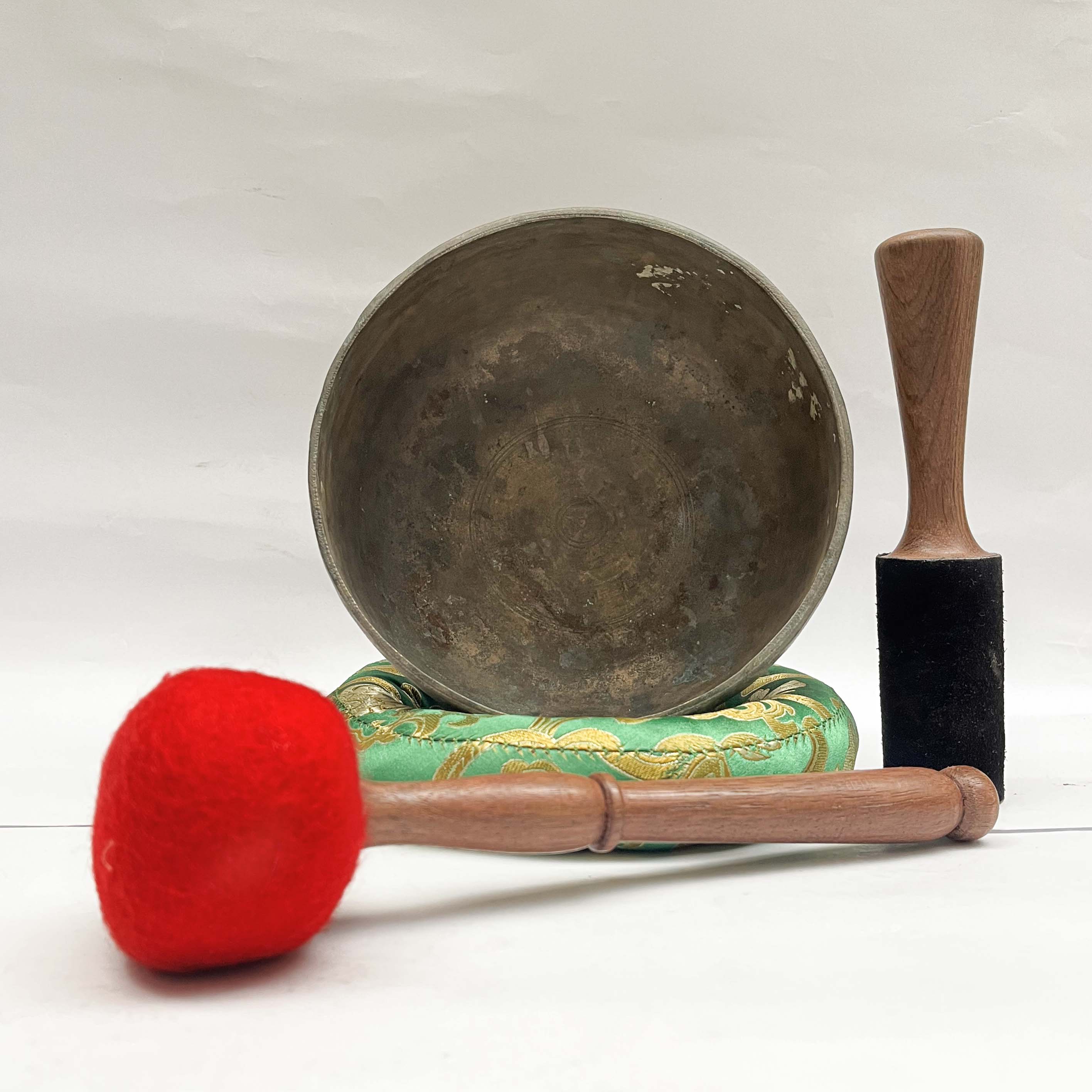 old Hand Beaten Bronze kopre Singing Bowl With antique