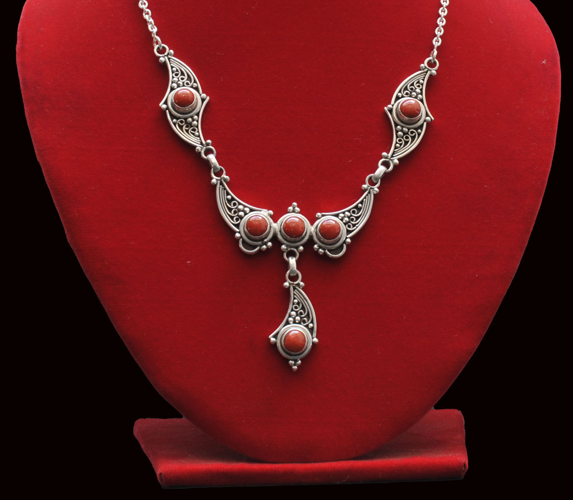 Designer Silver Necklace Of Red Stone Three In A Row Design.