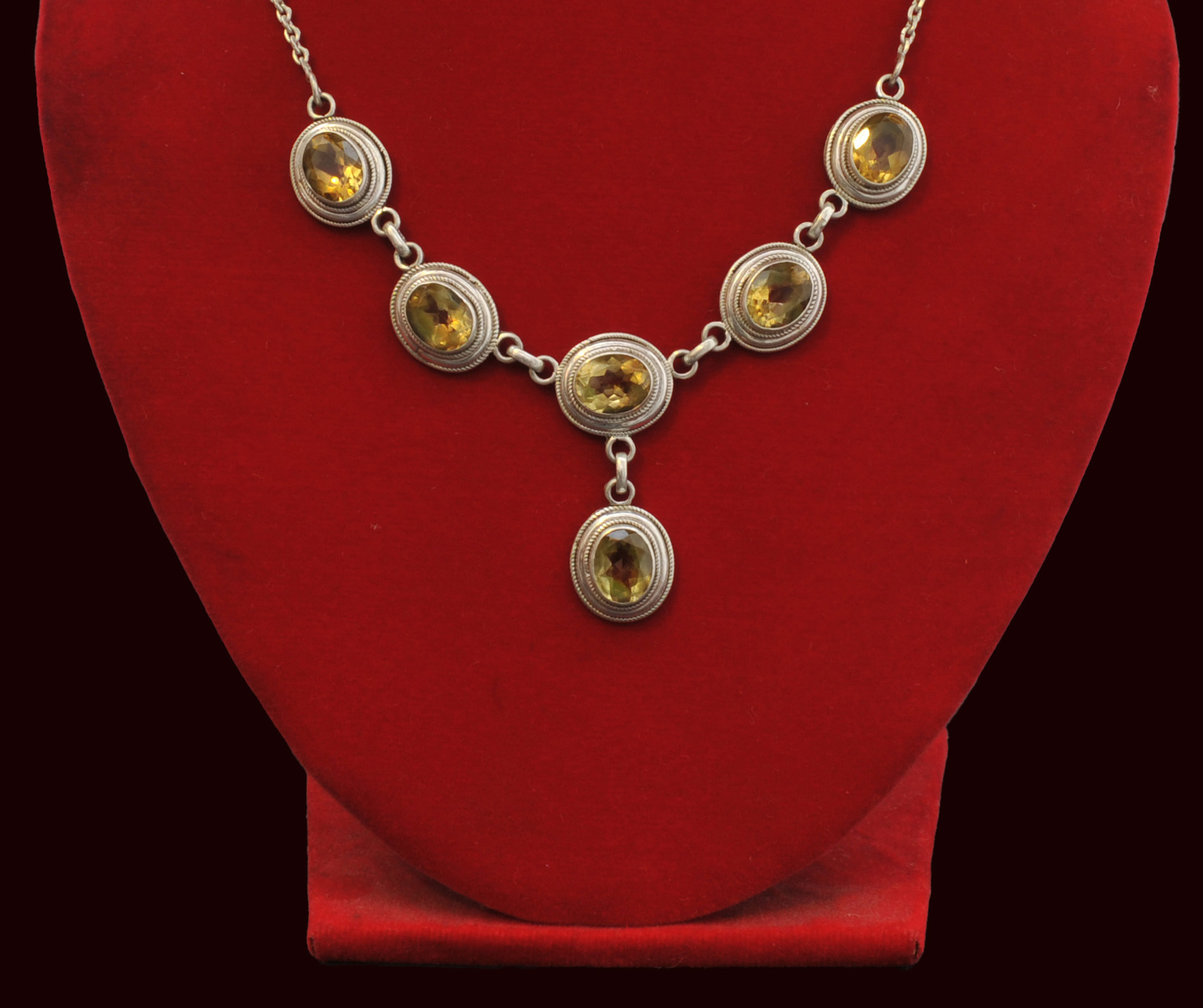 Designer Silver Necklace Of Six Stone Yellow Jewel (amber) Design.