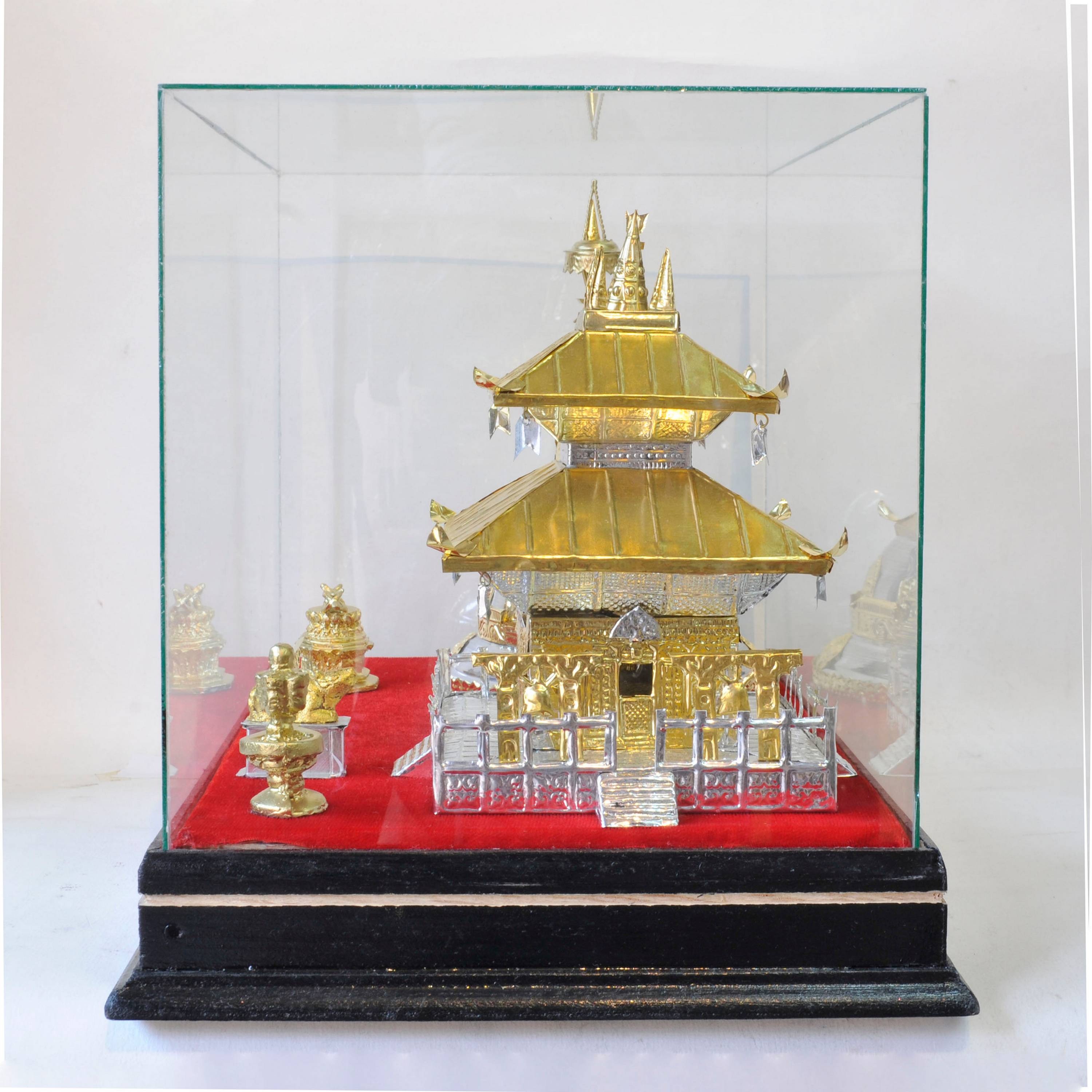 Traditional Handmade Nepali Gift Item Of swayambhunath Stupa And pashupatinath Temple Replica On Glass