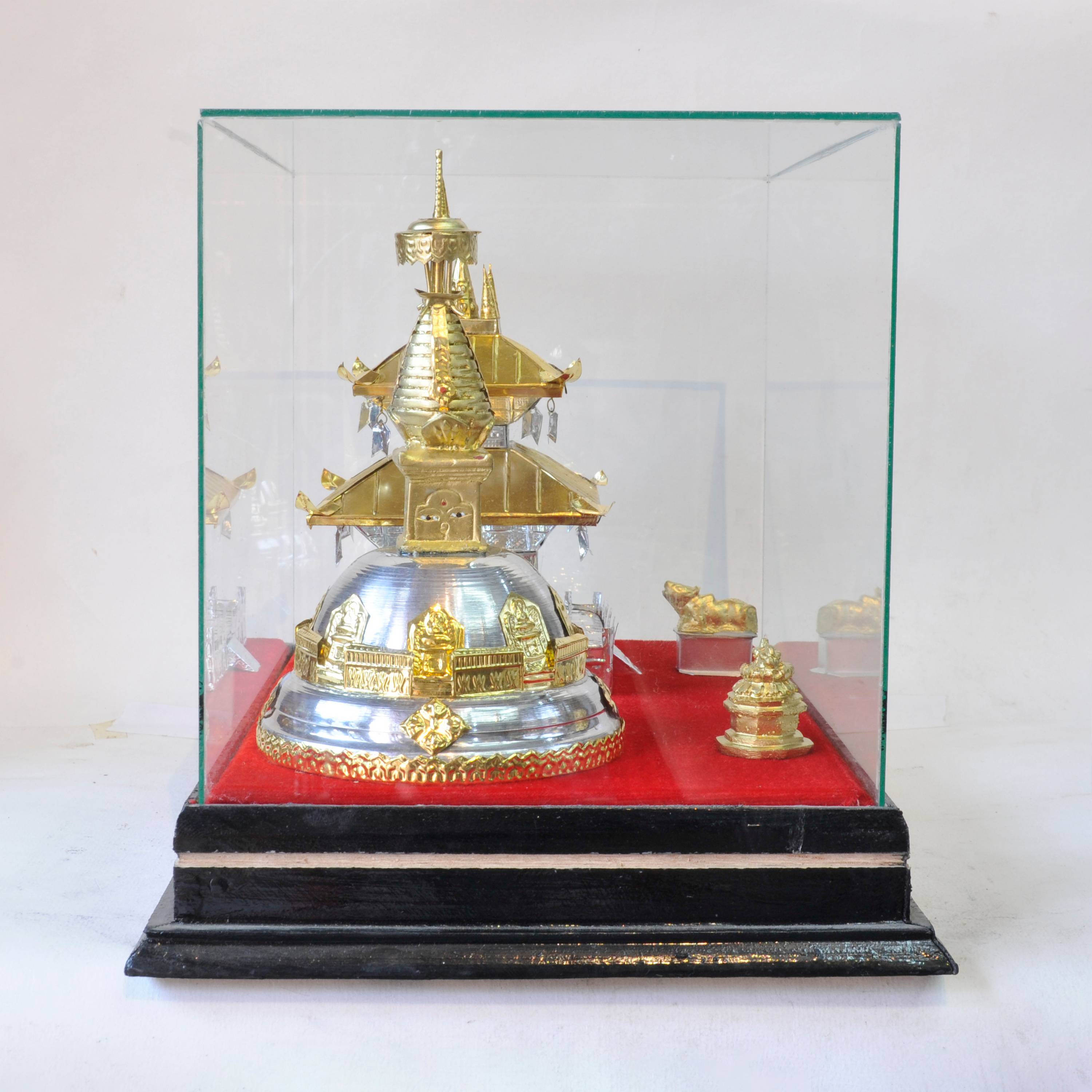 High Quality Traditional Handmade Nepali Gift Item Of swayambhunath Stupa And pashupatinath Temple Replica On Glass