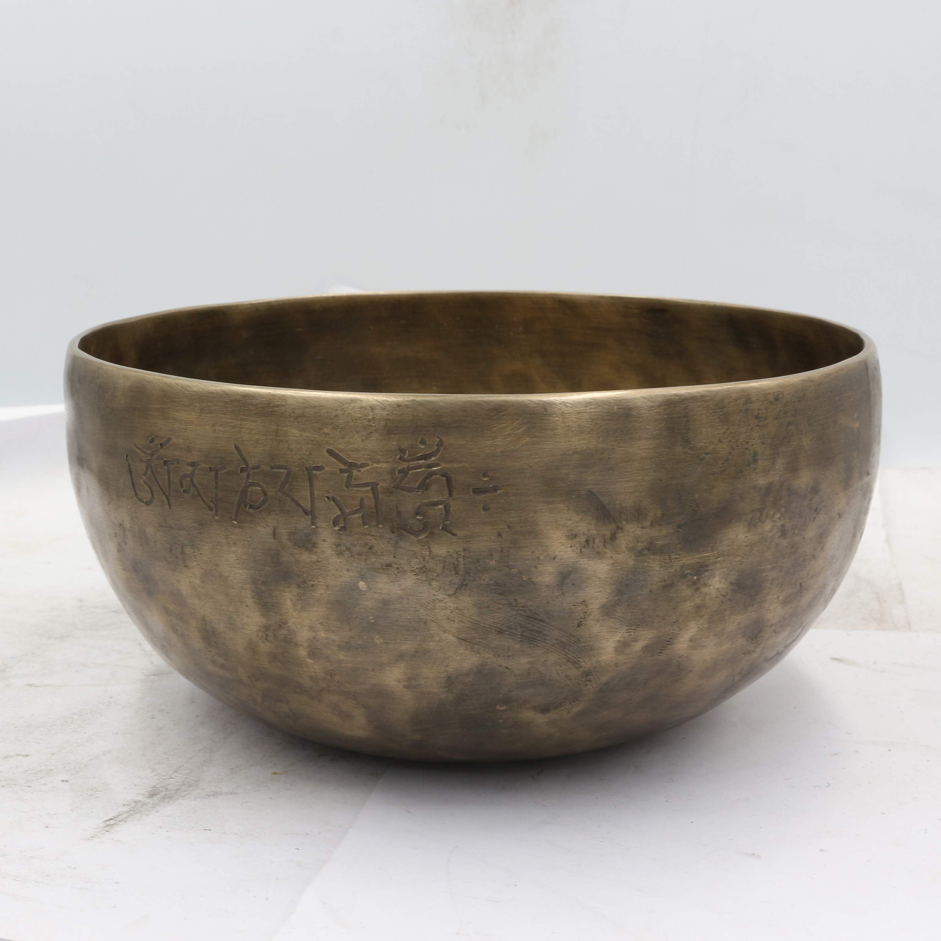 Buddhist Hand Beaten Super Moon Bowl Singing Bowl