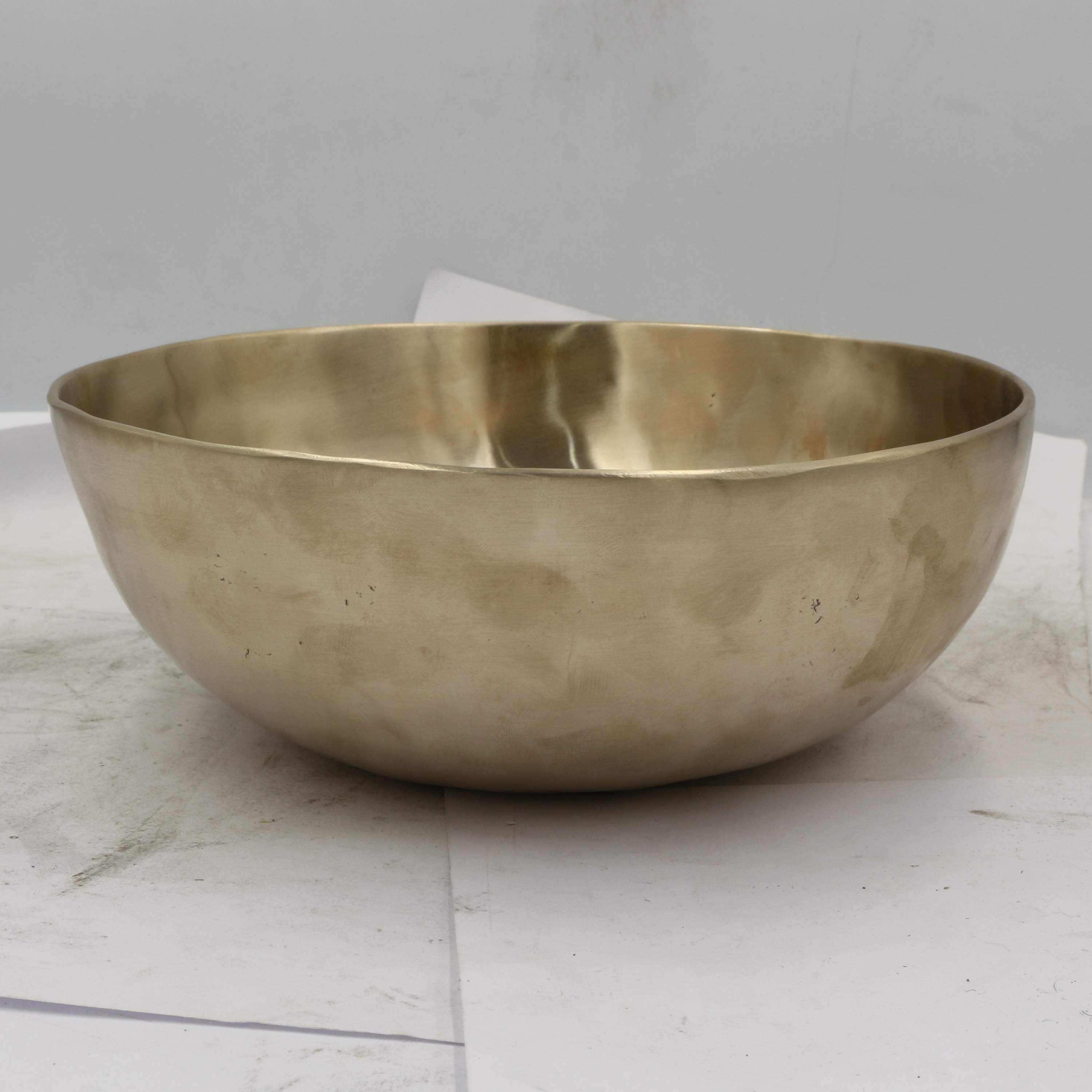 Knee Bowl, Buddhist Hand Beaten Knee Singing Bowl, <span Style=