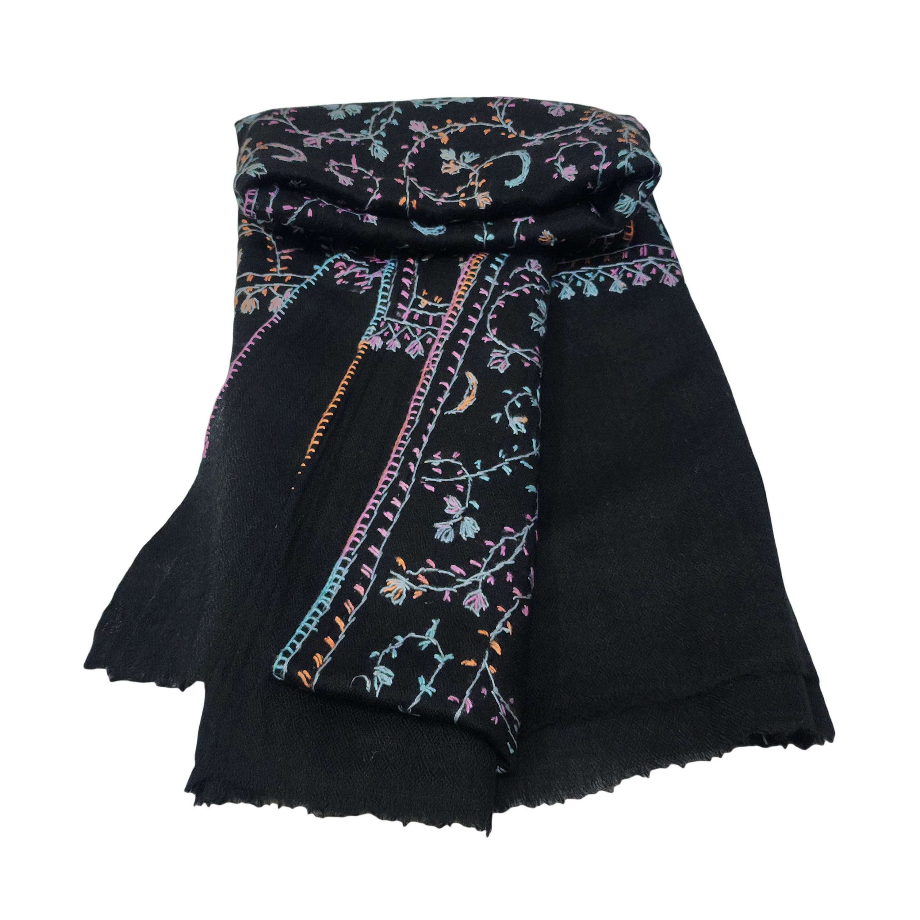 Ring Shawl, A Thin, Soft, And Light Shawl For All-weather Use, Two-ply Wool, With Detailed Embroidery