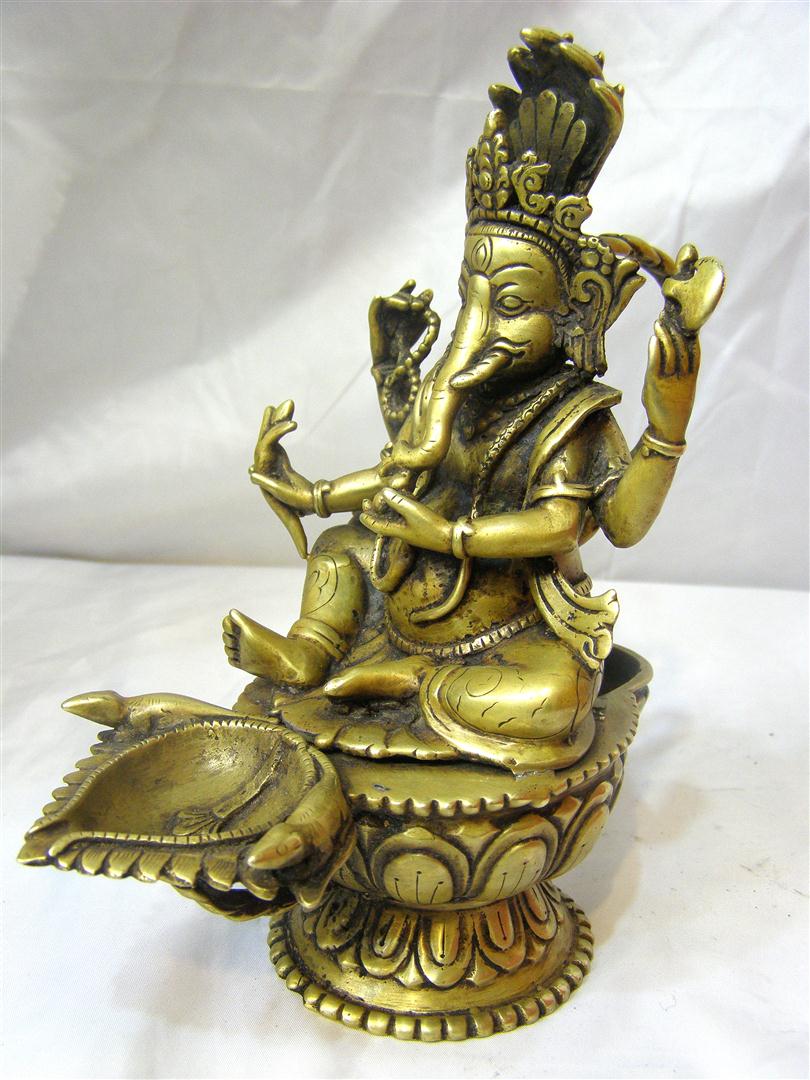 Ganesh Sukunda oil Lamp, old Post, remakable