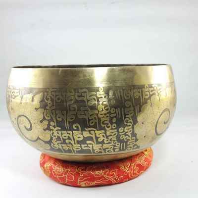 Mustang Bronze Hand Beaten Bowls With Shanka At The Centre