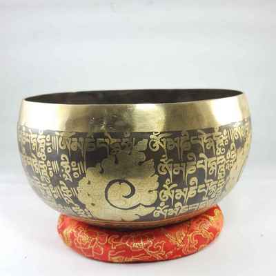 Mustang Bronze Hand Beaten Bowls With Dhoja Shell At The Centre