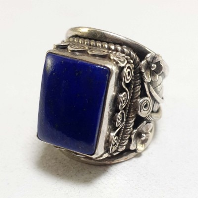 Nepali Silver Ring With Lapis Lazuli