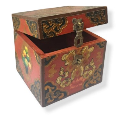 Handmade Tibetan Box With Endless Knot Design [traditional Color]