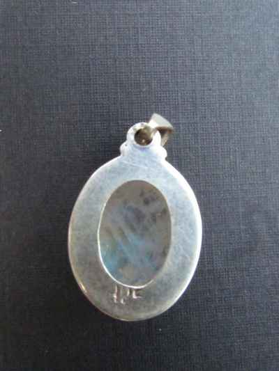 Rainbow Moonstone Pendnte